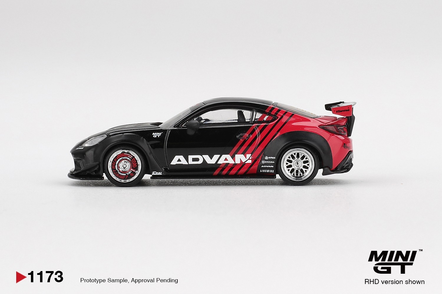 Mini GT 1:64 Toyota GR86 LB Nation Advan #1173