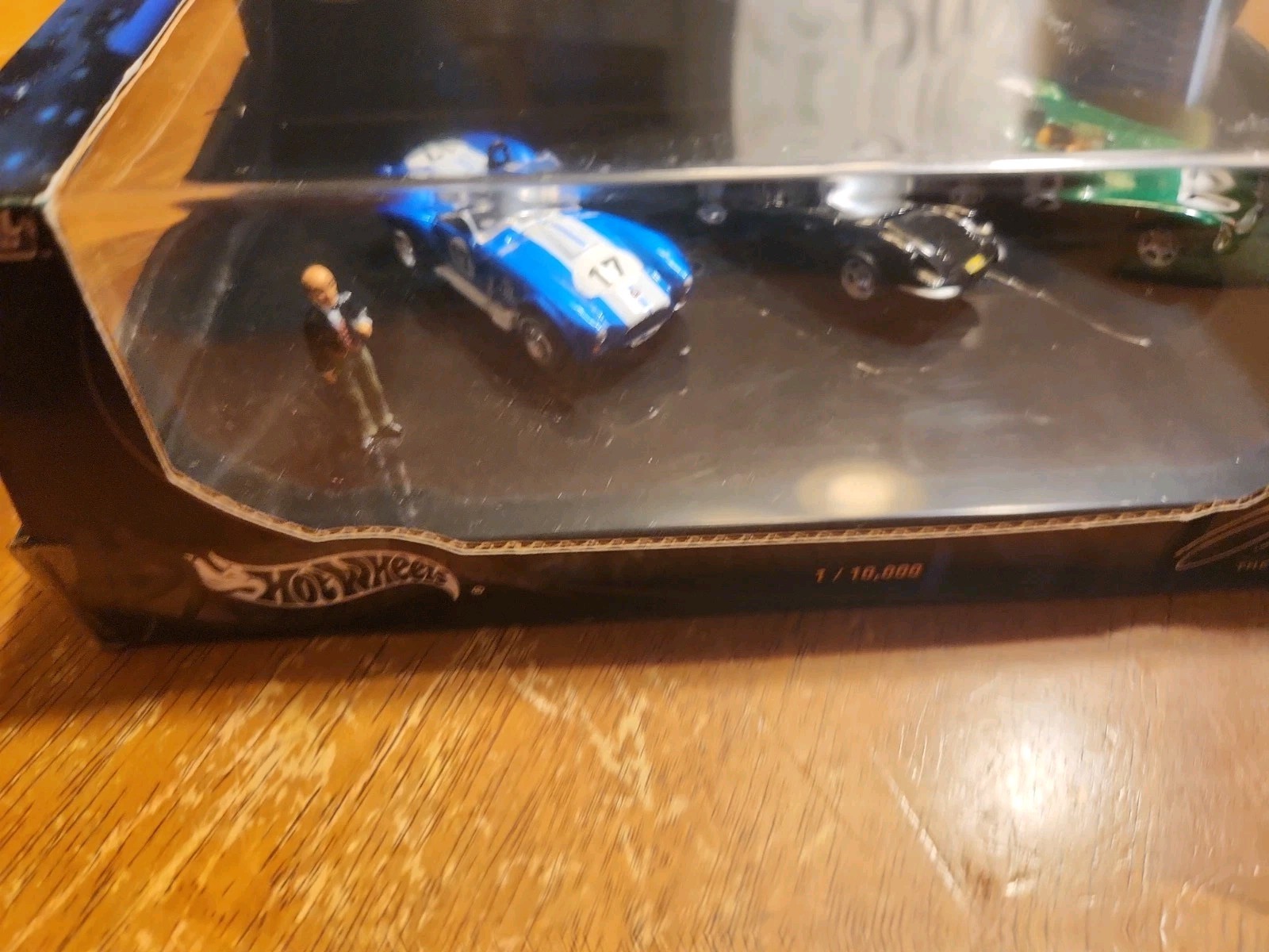 Hot Wheels Bruce Wayne Collection Batman 3 Car Set Jaguar/Ferrari/Shelby Read