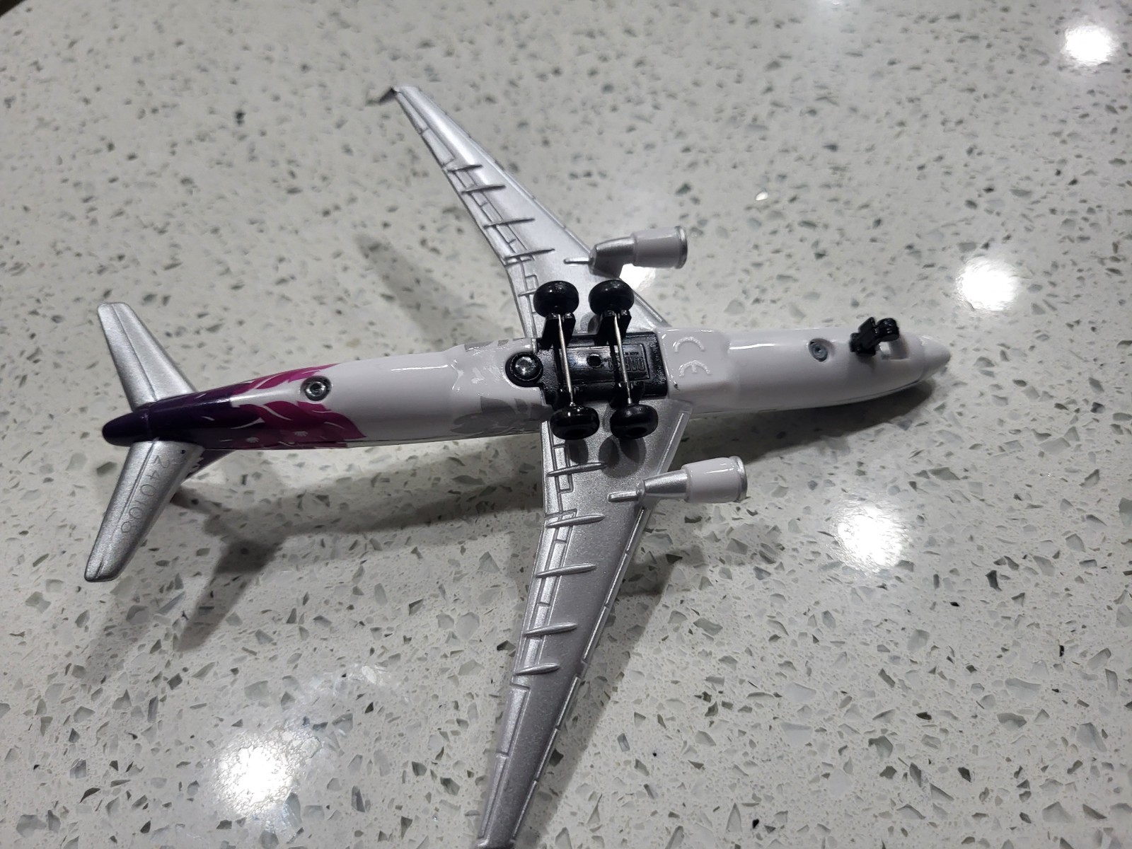 Brand New Officially Licensed Diecast ModelAircraft Airplane with plastic wings