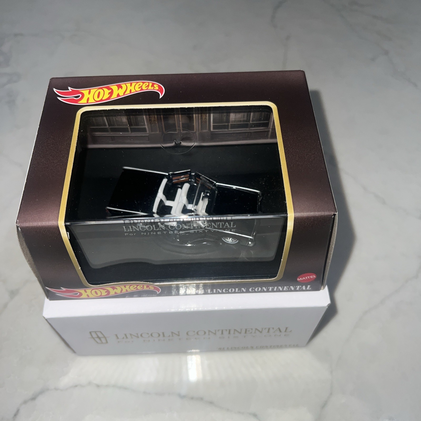 Hot Wheels 1:64 Lincoln Continental 1961 Black Diecast Car with Box