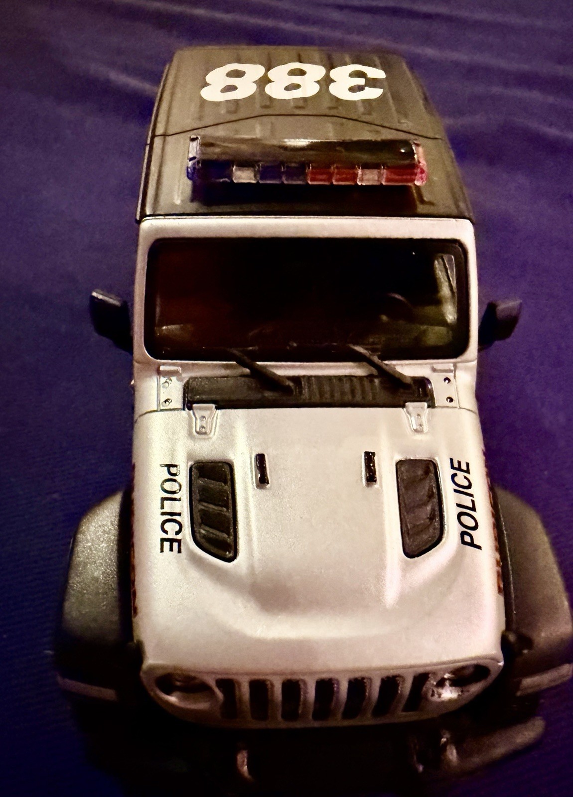 2018 Jeep Wrangler Rubicon 1/34 Die-Cast Model Car Doors Open Police Car