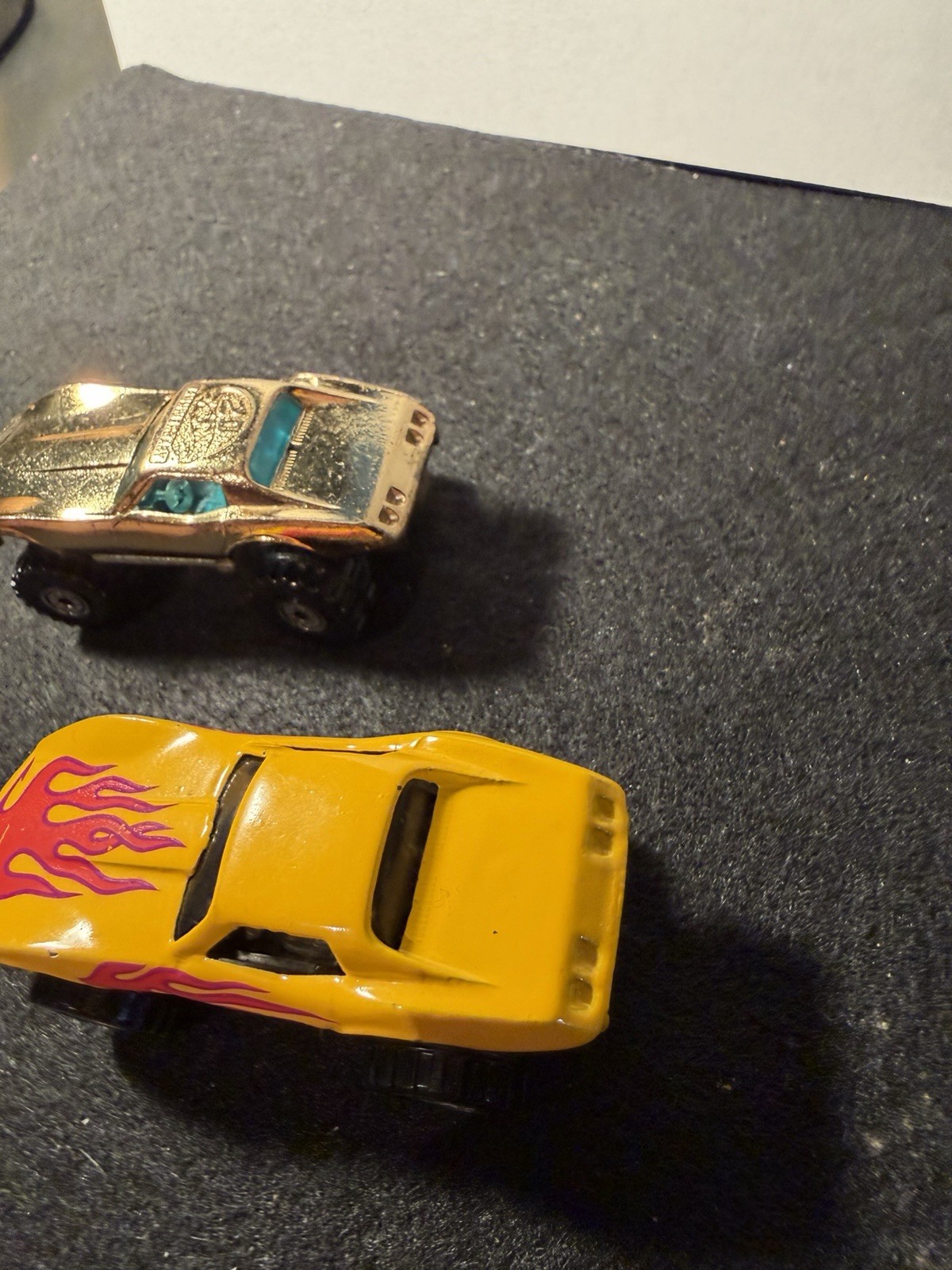 Hot Wheels LOT of 6 vintage Corvette Stingrays loose-all diff see photos please