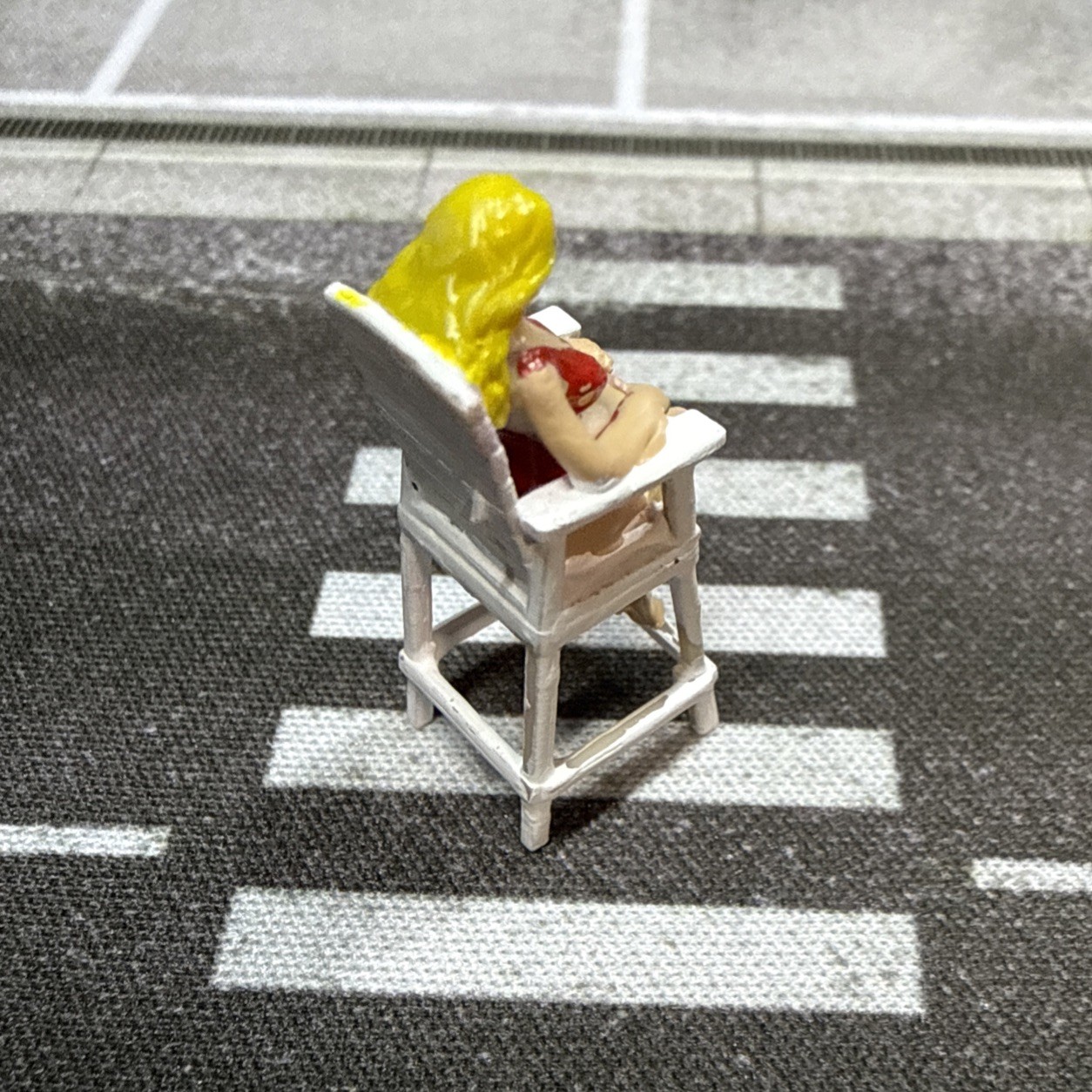 1/64 Scale Lifeguard Female Figure With Stand – Hand-painted Resin Diorama Prop