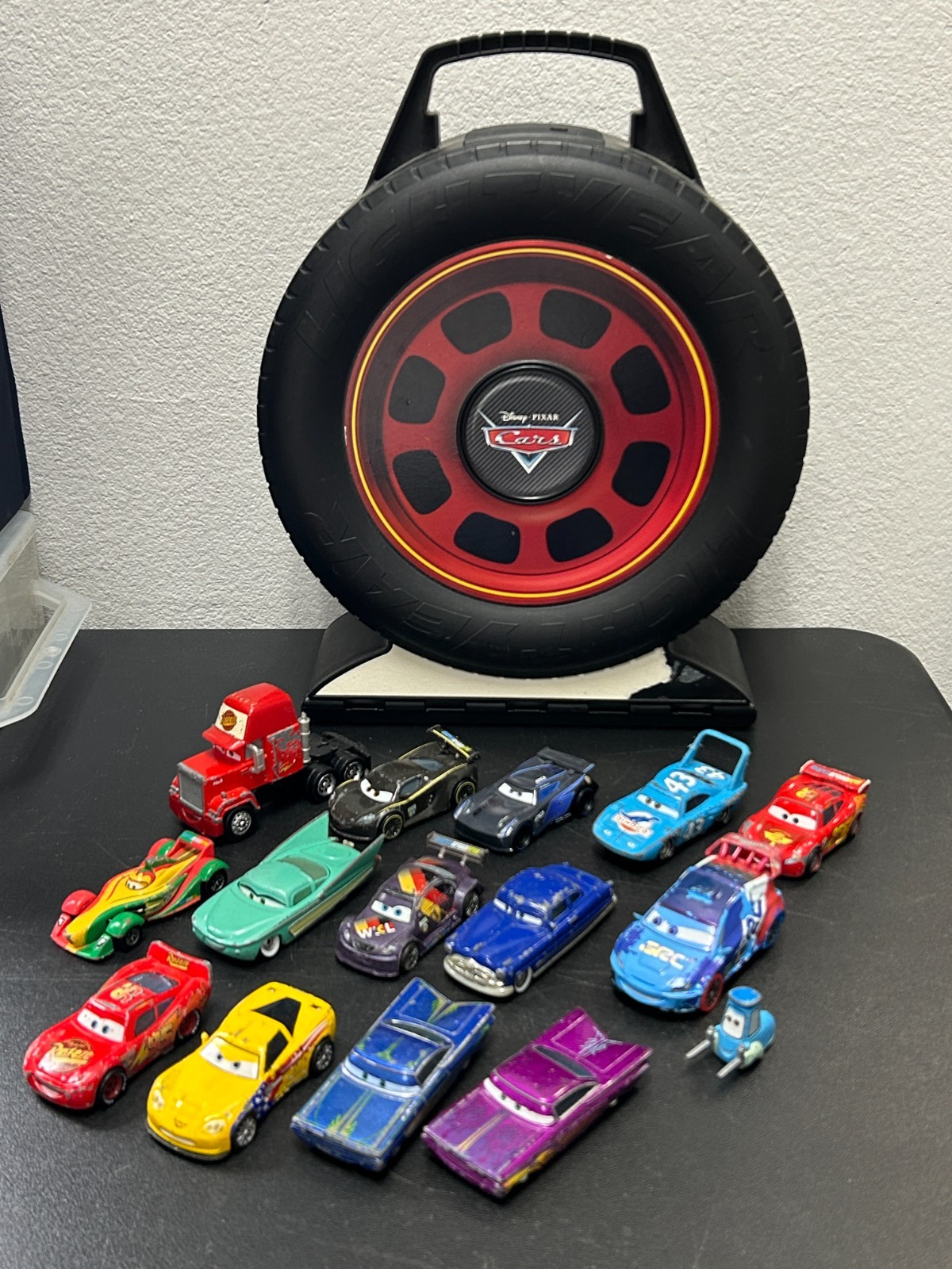 Disney Pixar Cars Diecast Lot of 15 With Tire Carrying Case Mattel Mack McQueen