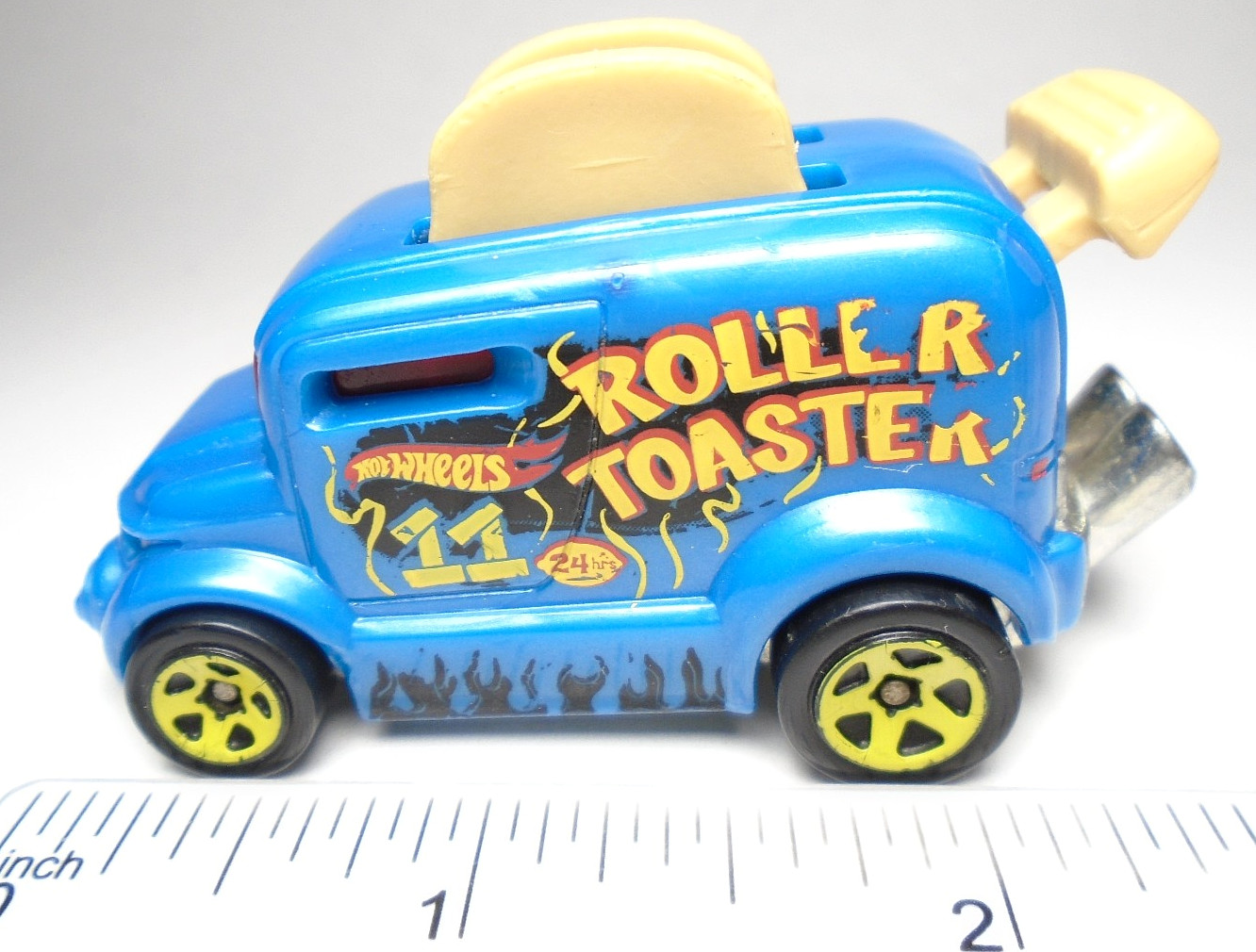 2016 HOT WHEELS LEGENDS OF SPEED ROLLER TOASTER 11 BLUE 1:64 DIECAST 2 1/2″ CAR