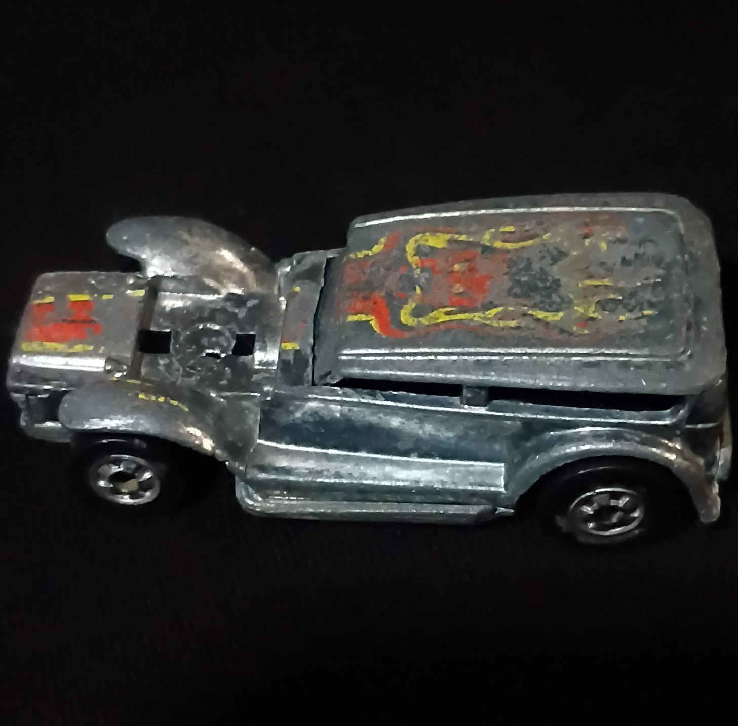 Hot Wheels Redlines Rolls-Royce Silver Ghost 1974 1:64 Silver Diecast Car