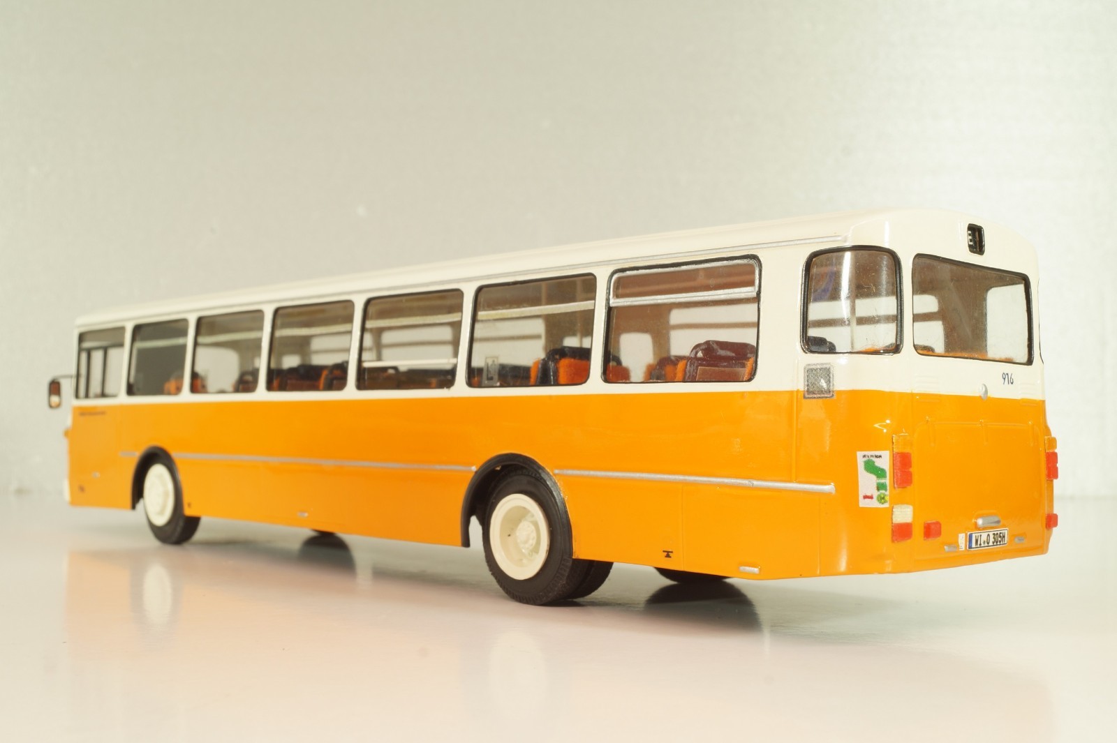 Mercedes-Benz O 305 ESWE Hauptbahnhof 1967, orange/white, Vector Models 1:43