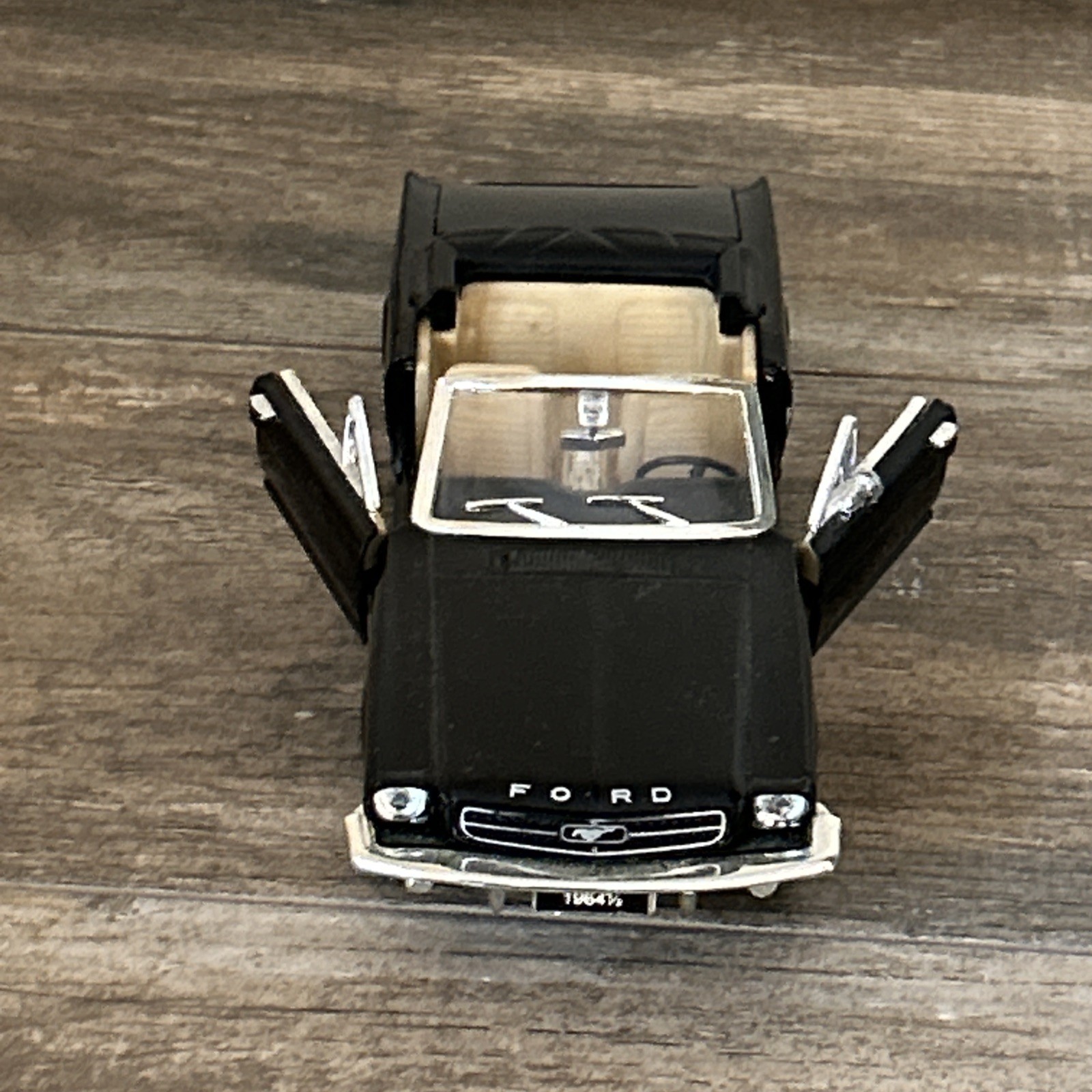 Vintage 1964 or 65 Diecast Ford Mustang Convertible Car 1:24 Scale Black Tan Int