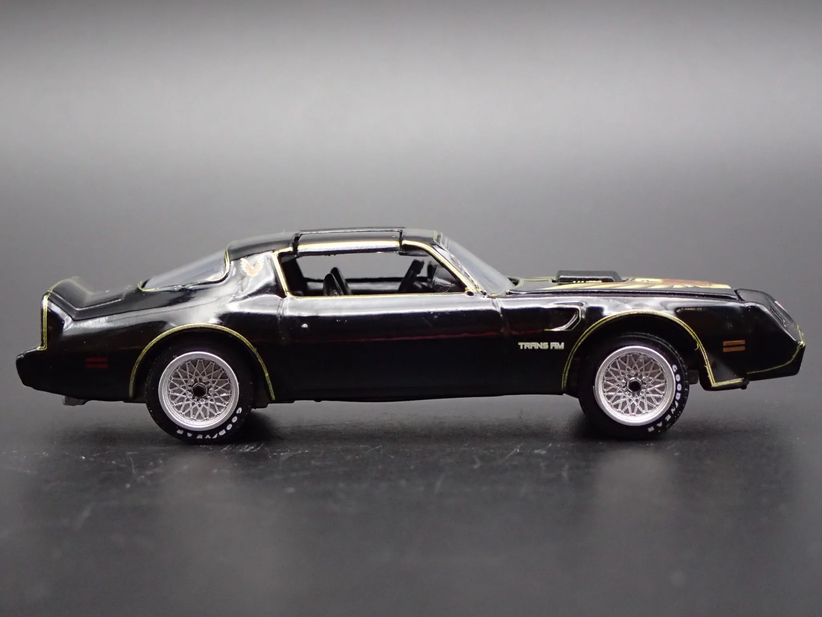 1979 79 PONTIAC FIREBIRD TRANS AM T/A 1:64 SCALE COLLECTIBLE DIECAST MODEL CAR