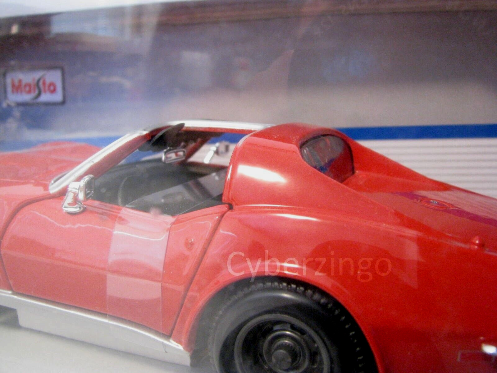 Maisto 1970 Chevy Corvette 1:24 Scale Red Diecast Model Car NEW IN BOX