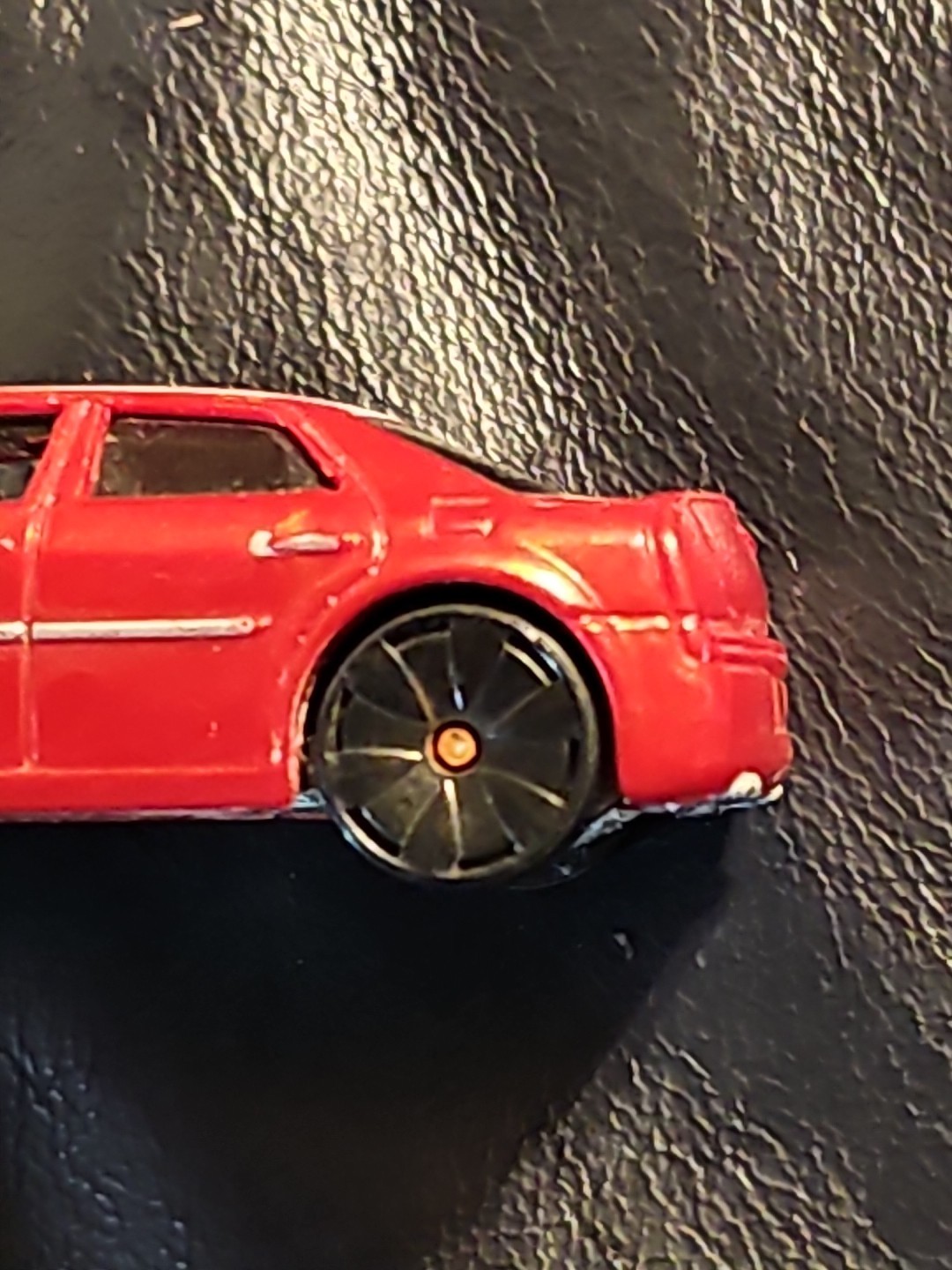 2005 HOT WHEELS CHRYSLER 300C HEMI RED 1:64 DIECAST Car- READ