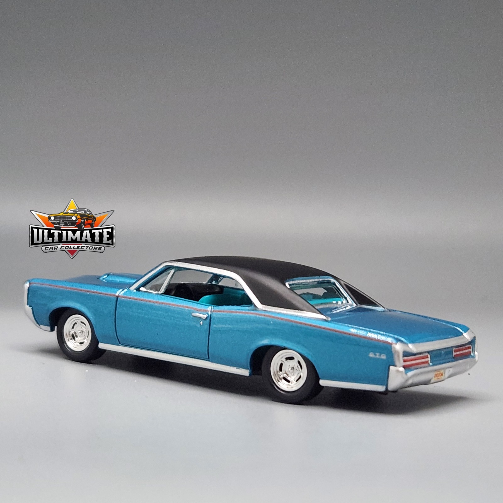 1966 66 Pontiac GTO Collectible 1/64 Scale Diecast Model Collector Car