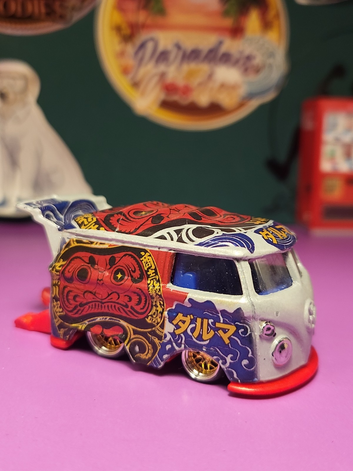 Hot Wheels Custom 1:64 Scale Kool Kombi Diecast Car