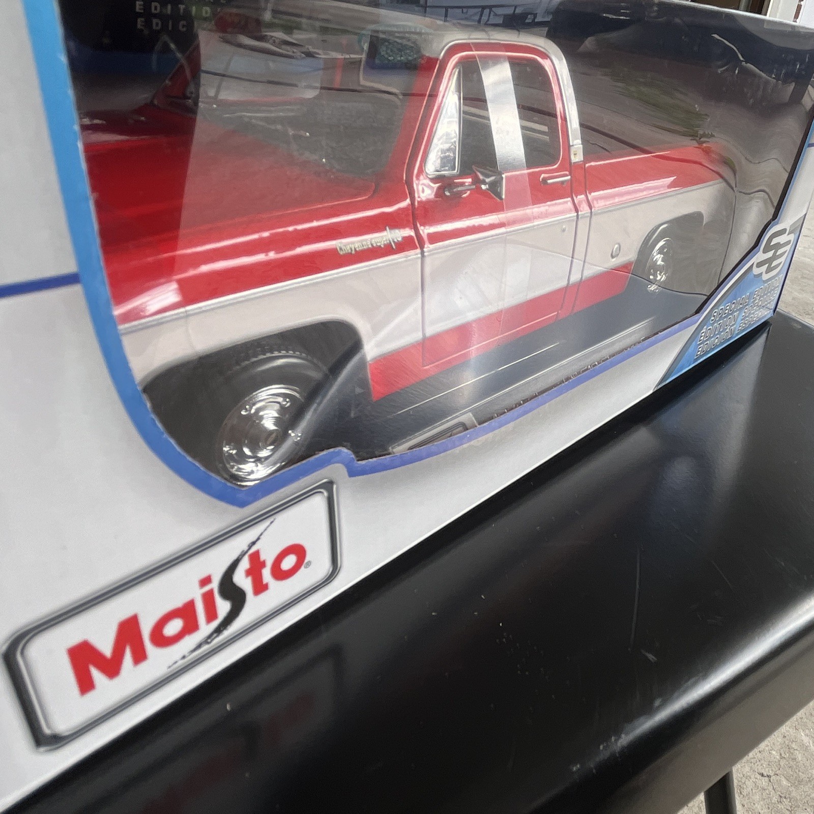 Maisto 1 18 Scale – 1974 Chevrolet C10 Cheyenne Super – Blue White Truck