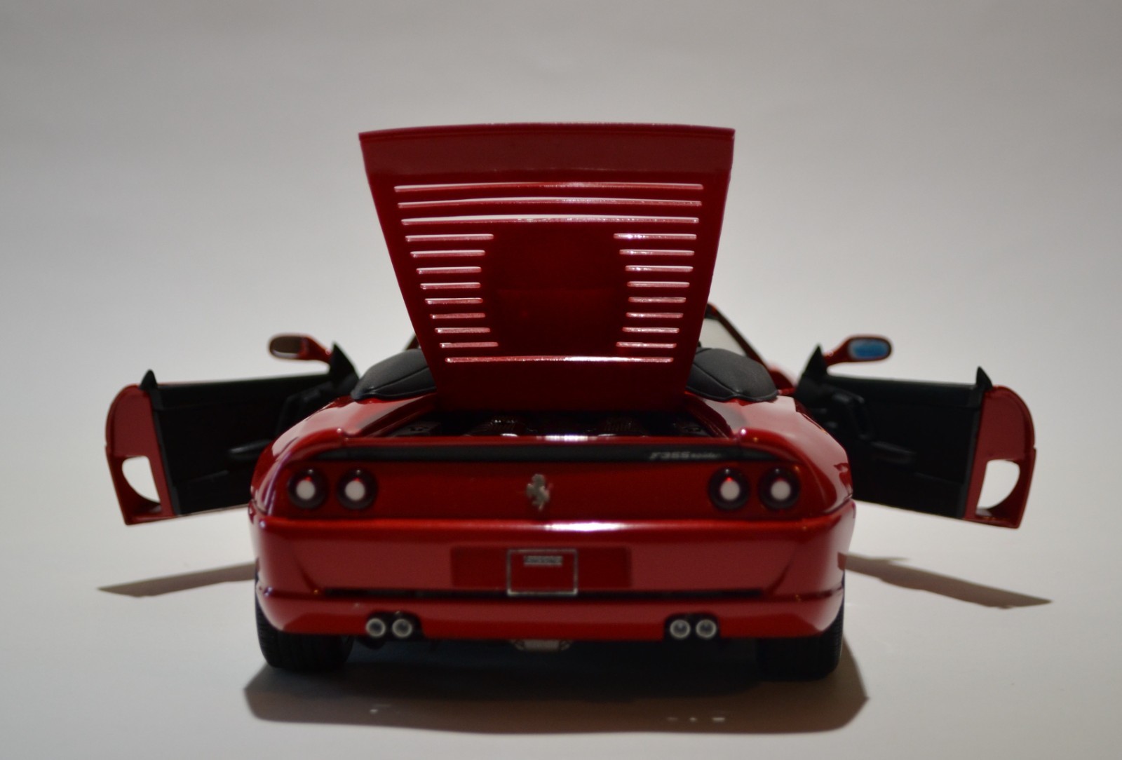 1/18 UT Models Ferrari 355 Spider Rosso Corsa No Box