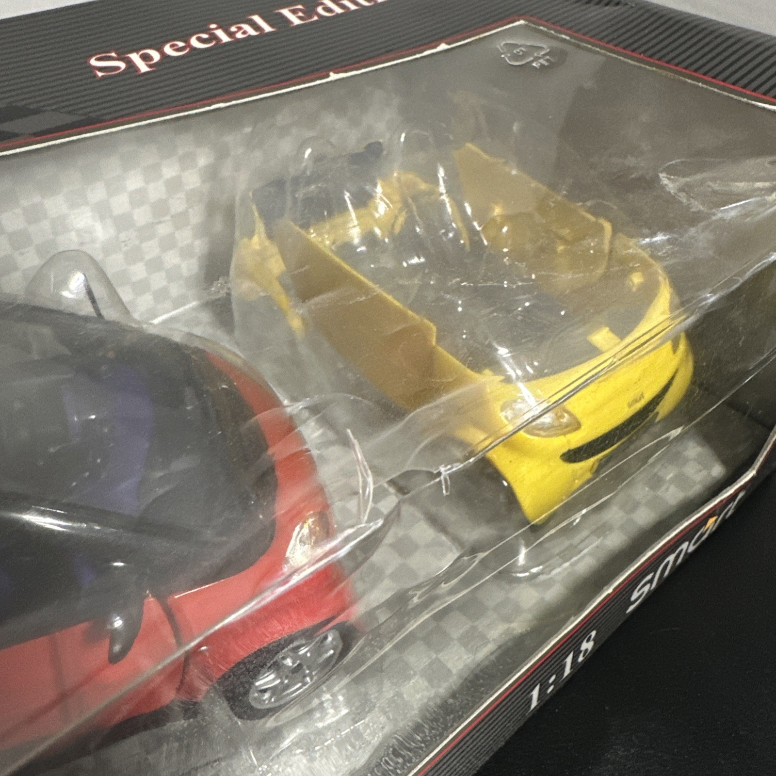 Vintage Maisto Smart Fortwo Coupe 1:18 Scale Diecast Model Car Set
