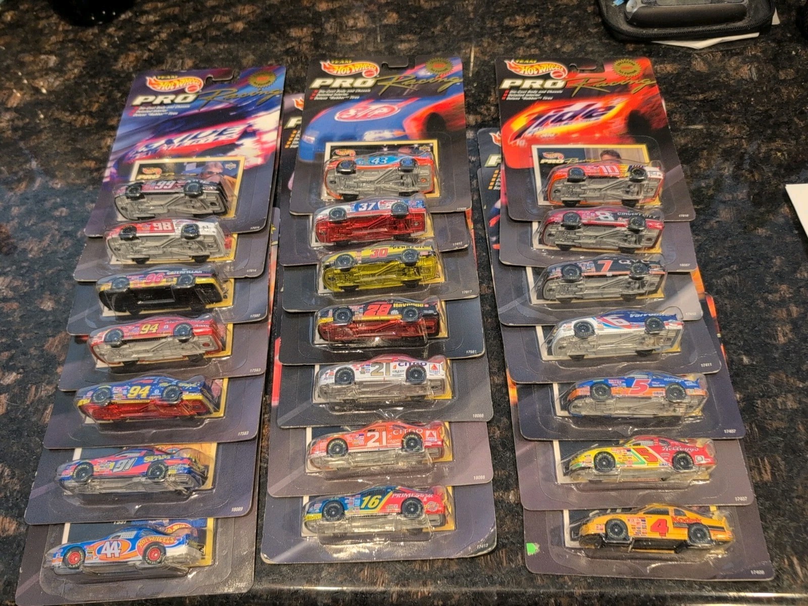Hot Wheels21Pro Racing 4,5,5,6,7,8,10,16,21,21,28, 30,37,43,44,91,94,94,96,98,99