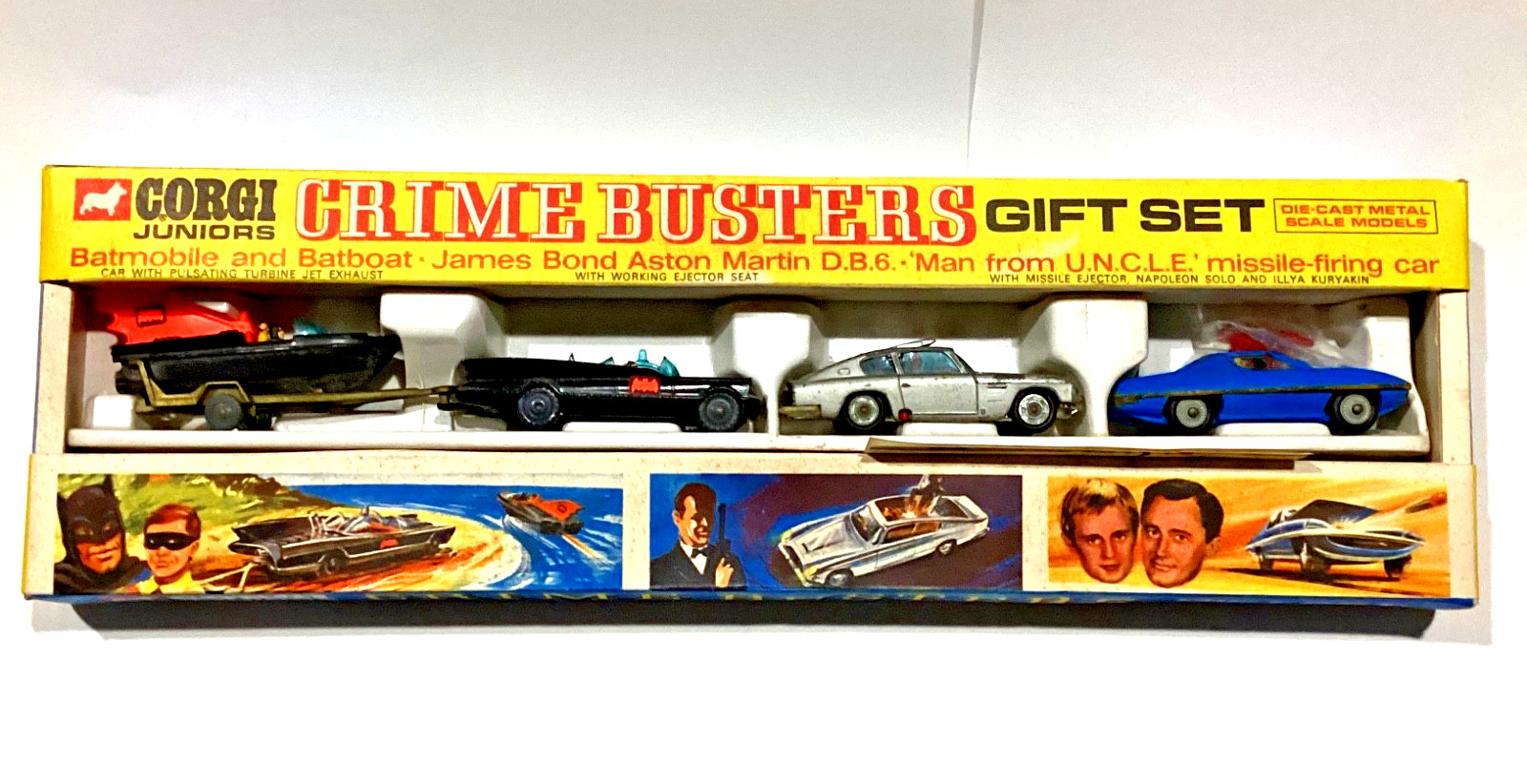 1966 CORGI junior Crime Busters Batman James Bond Diecast Model Gift Set 3008