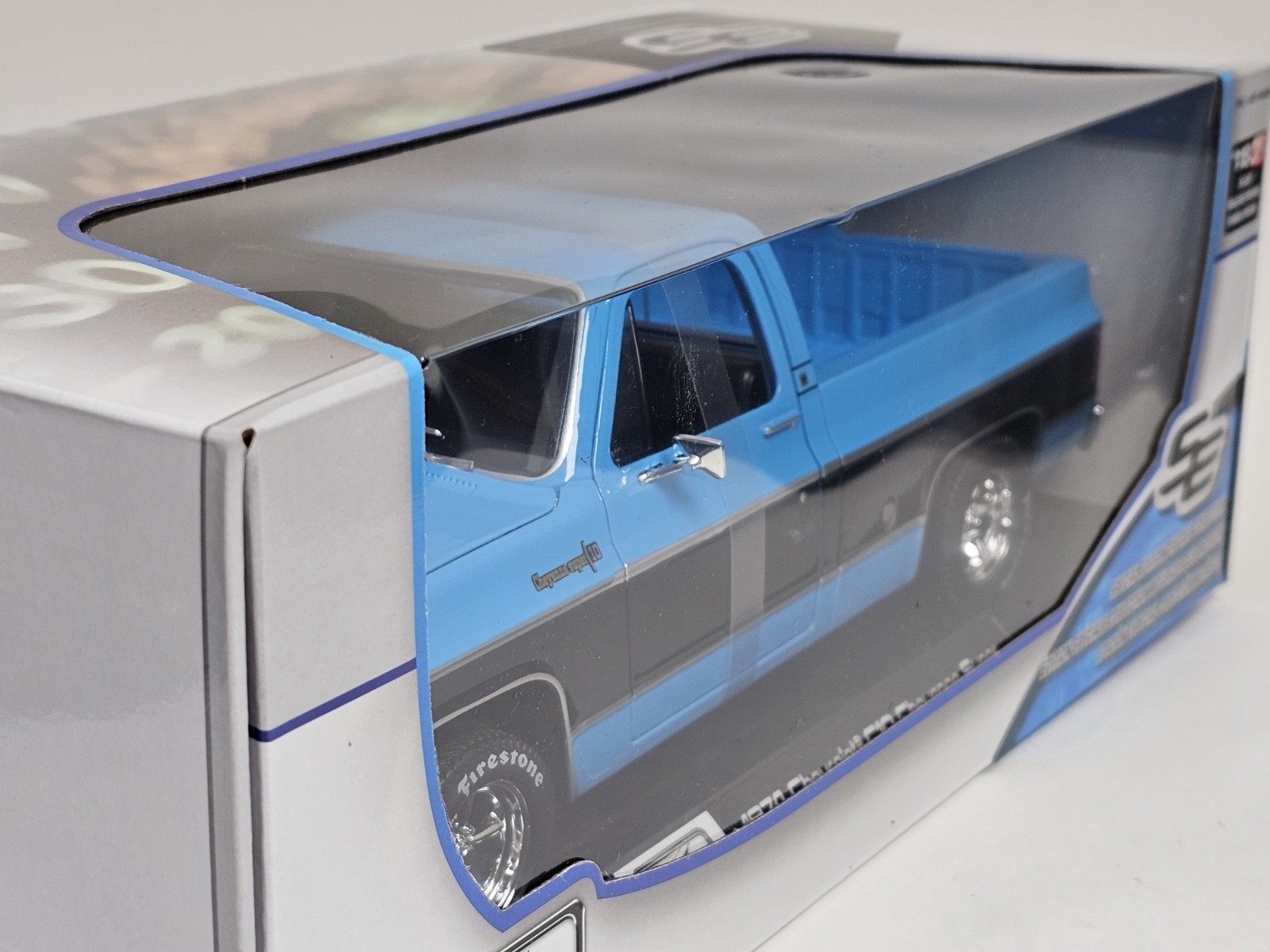 Maisto 1:18 1974 Chevrolet C10 Cheyenne Blue Black Pickup Truck NIB Costco SE