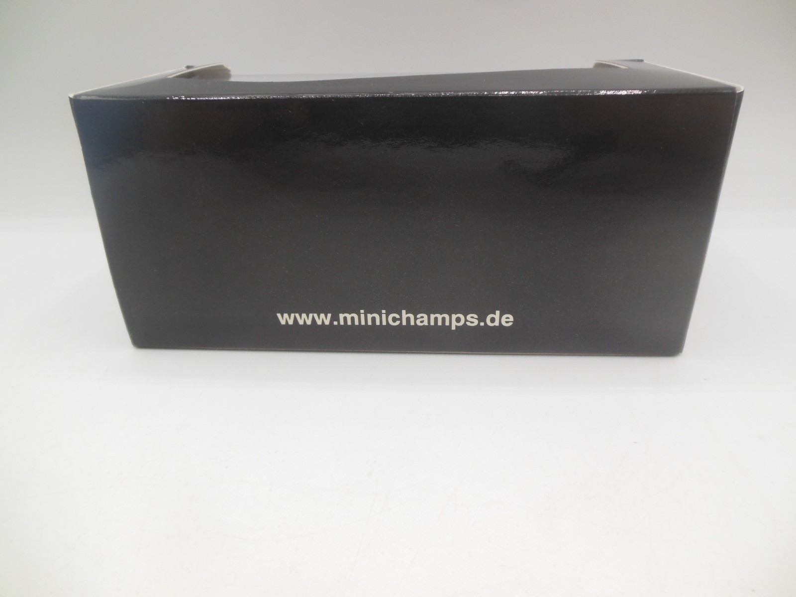 Minichamps 400 037130 2007 Mercedes Benz SLR Mclaren Roadster Red Metallic 1:43