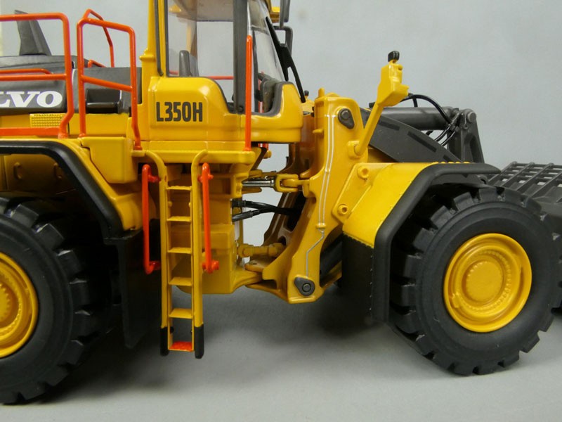 for MOTORART For Volvo L350H Wheel Loader 1/50 DIECAST Truck Pre-built Model