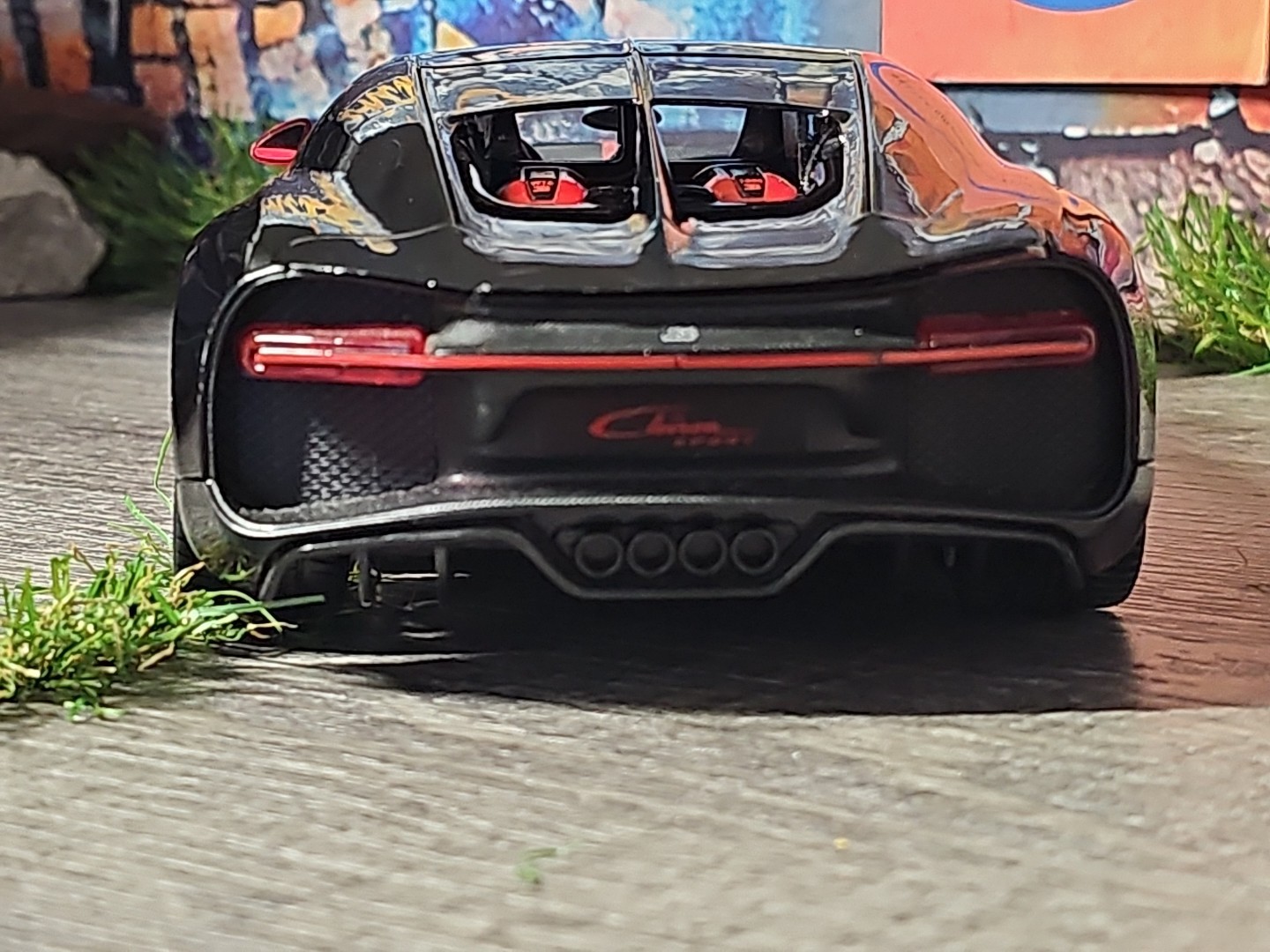 Bburago Black And Red Bugatti Chiron 1:18 Diecast Car NO BOX