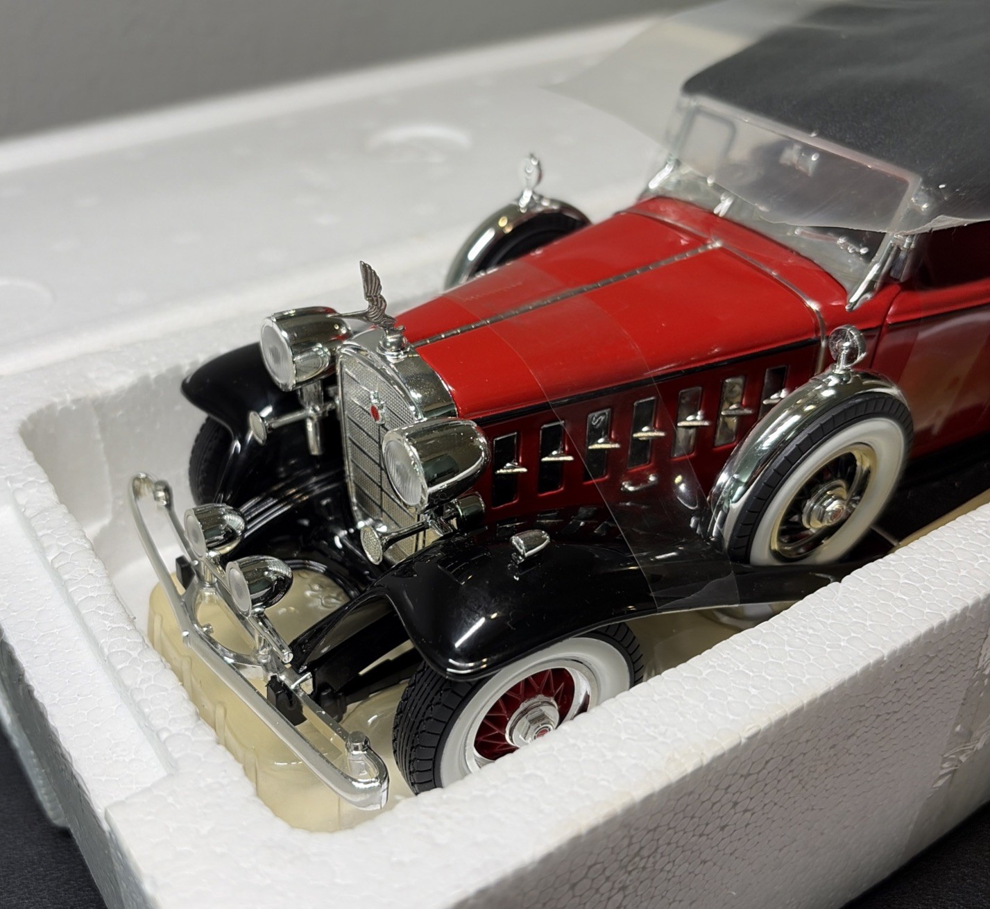 1932 Cadillac v-16 1:18 Scale Diecast Car Ertl Hamilton New In Box W Cert. Rare