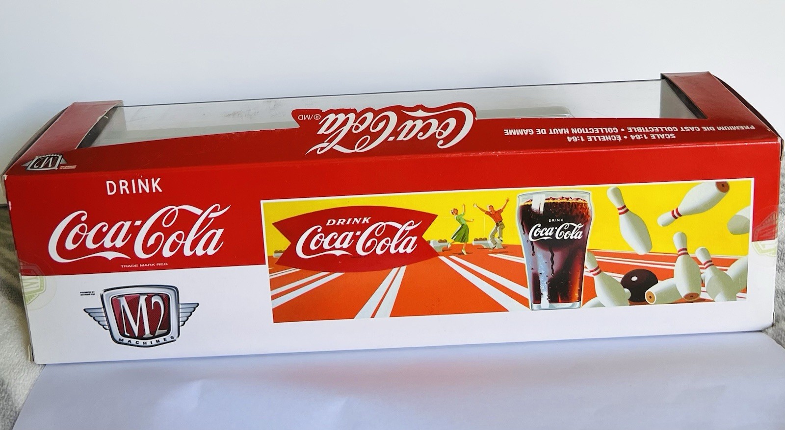 M2 Coca-Cola 1958 Chevy Spartan Lcf yes 1958 Chevy Apache Stepside 1:64 LE 18-05