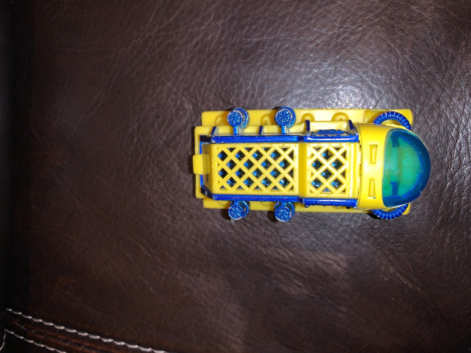 Matchbox Nickelodeon Exclusive Blue and Yellow Undersea Submersible
