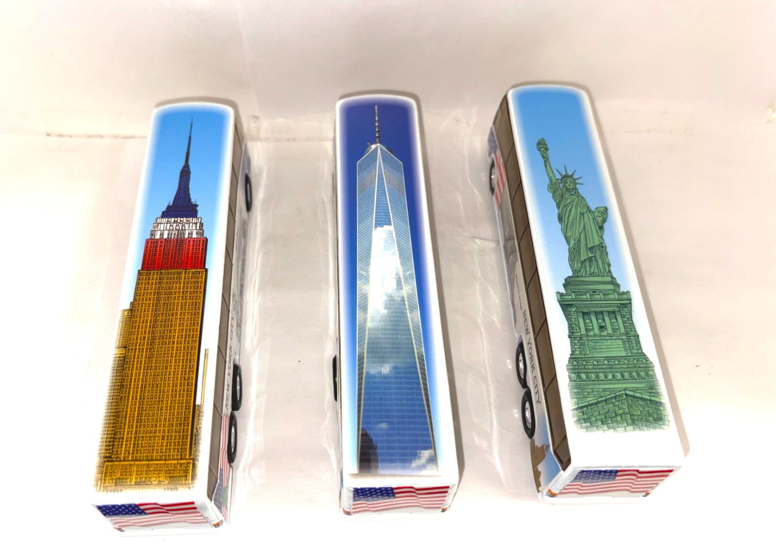 NYC Bus w/Statue Liberty, Empire St Building or Freedom Tower -Pull Back Action