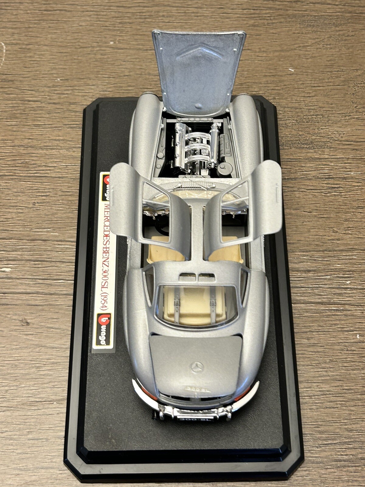 Burago Mercedes Benz 300SL 1954 1/24 Scale Gull Wing Diecast With Stand