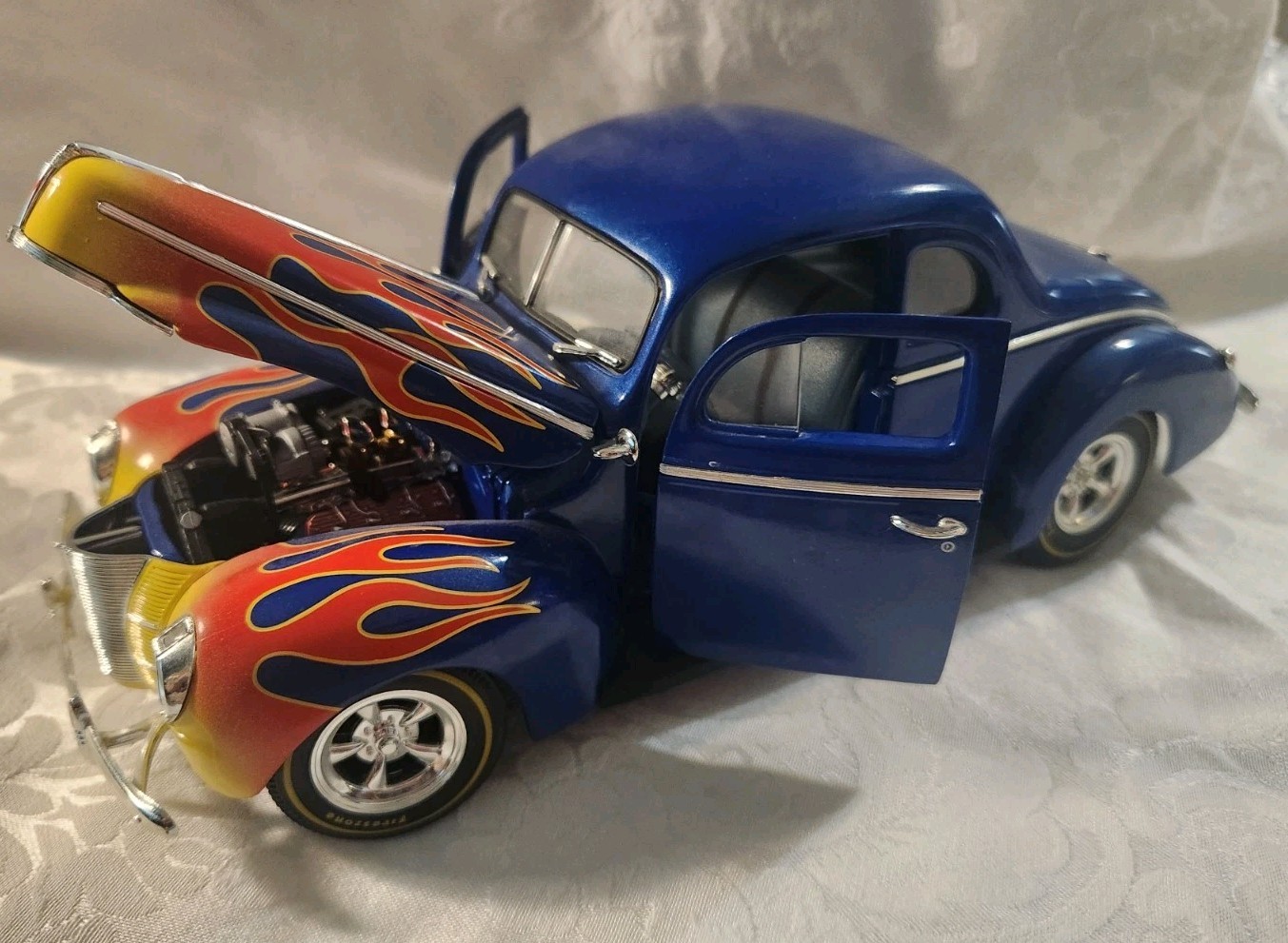 ERTL 1940 Ford Street Rod Die-Cast Car 1:18 Blue