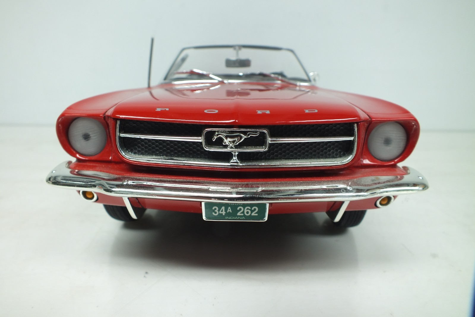 1964 1/2 Ford Mustang Convertible ERTL 1:12 Die Cast