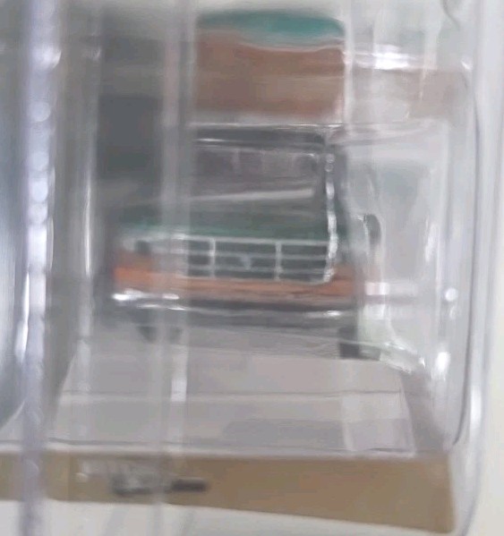 Greenlight Chase 1994 Ford F-150 XLT & Fram Oil Filters Enclosed Car Trailer