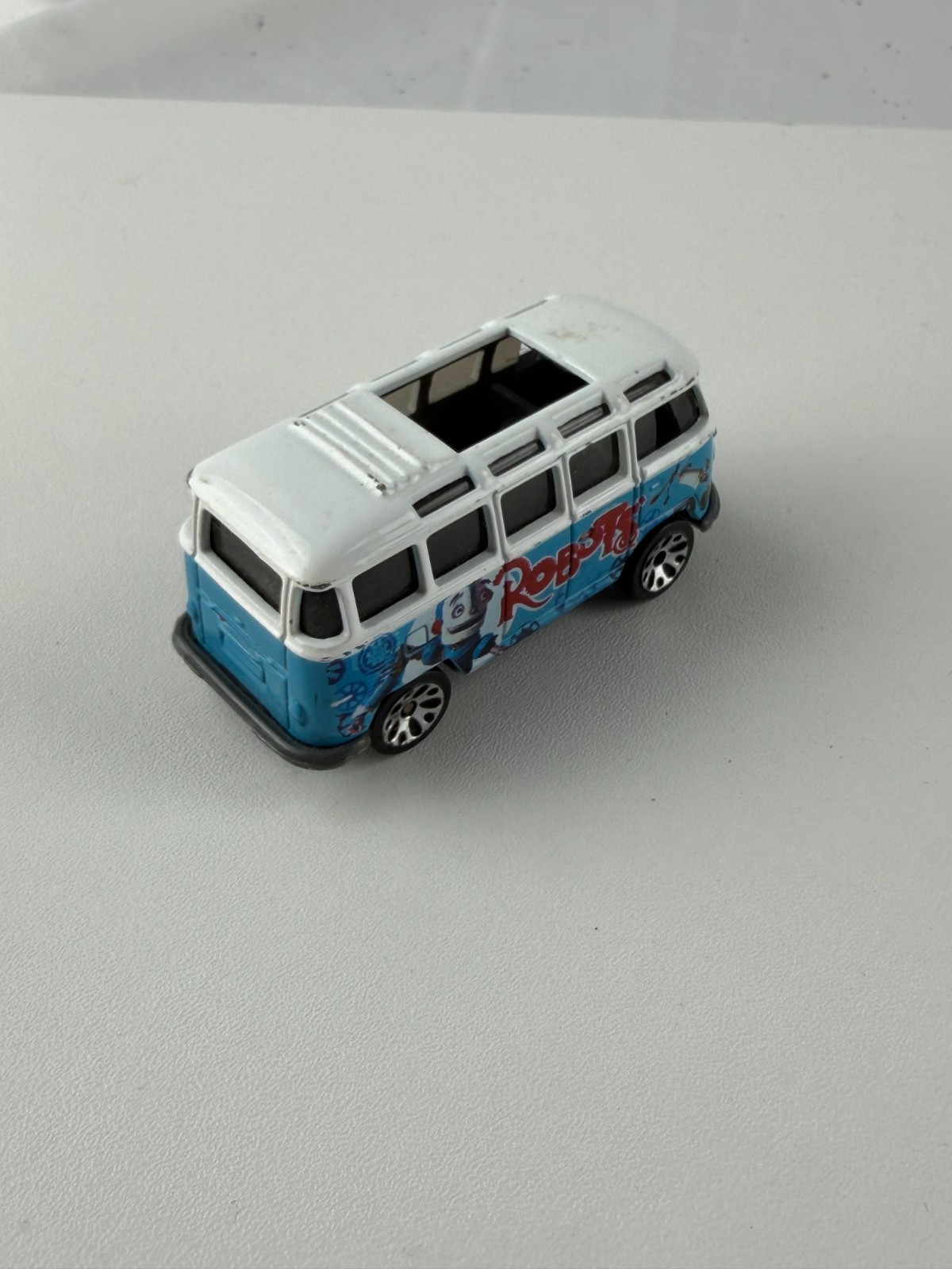 Hot Wheels Volkswagen VW Transporter Bus Blue Robots Movie Diecast Toy Model