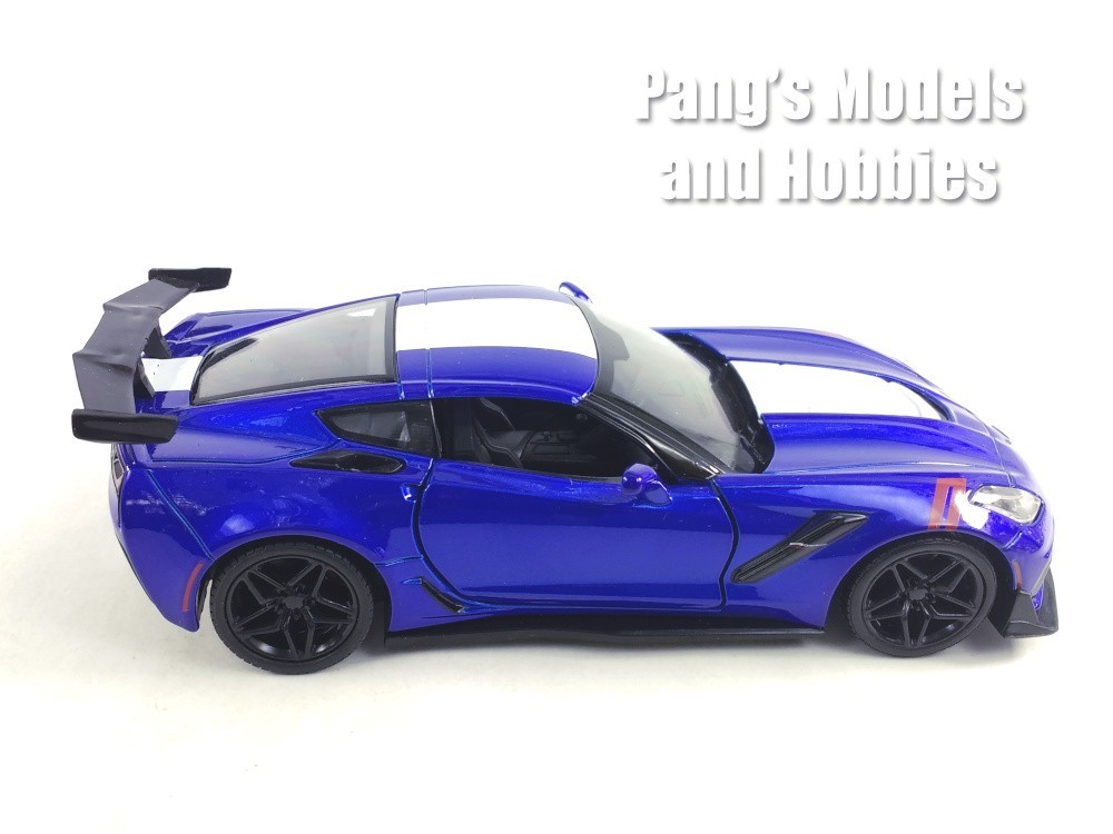 2019 Chevrolet Corvette C7 ZR1 1/24 Scale Diecast Model by Showcasts – BLUE