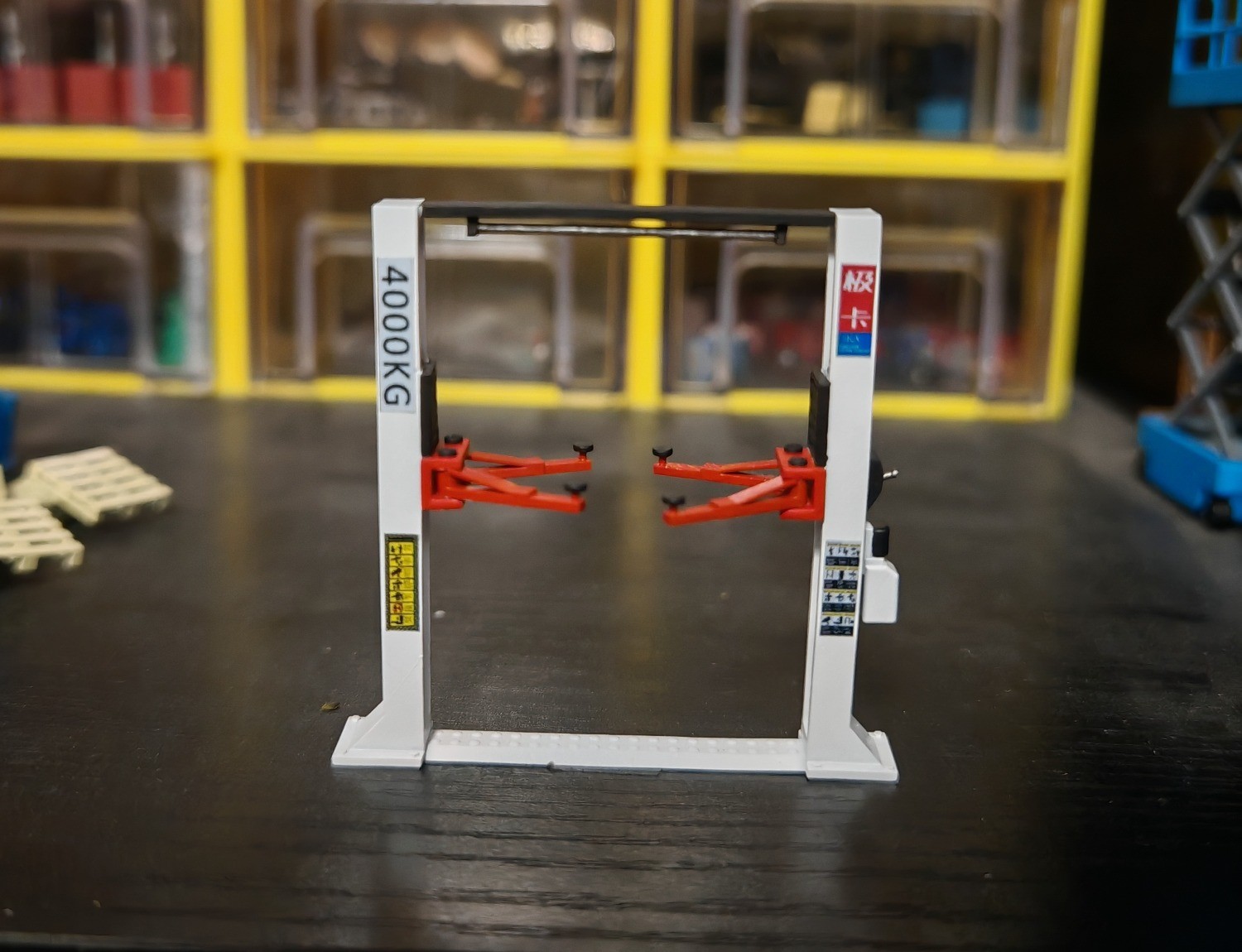 Diorama 1/64 Car Garage Lifter Model Repair Workshop Tools Scene Accessory Props