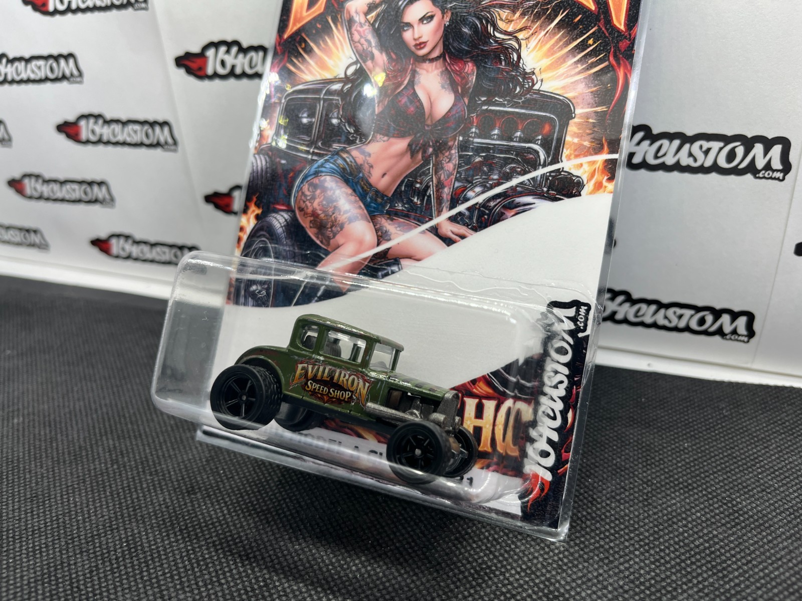 Hot Wheels ’31 Model A – Custom Evil Iron Pin Up Rat Rod Real Riders Card