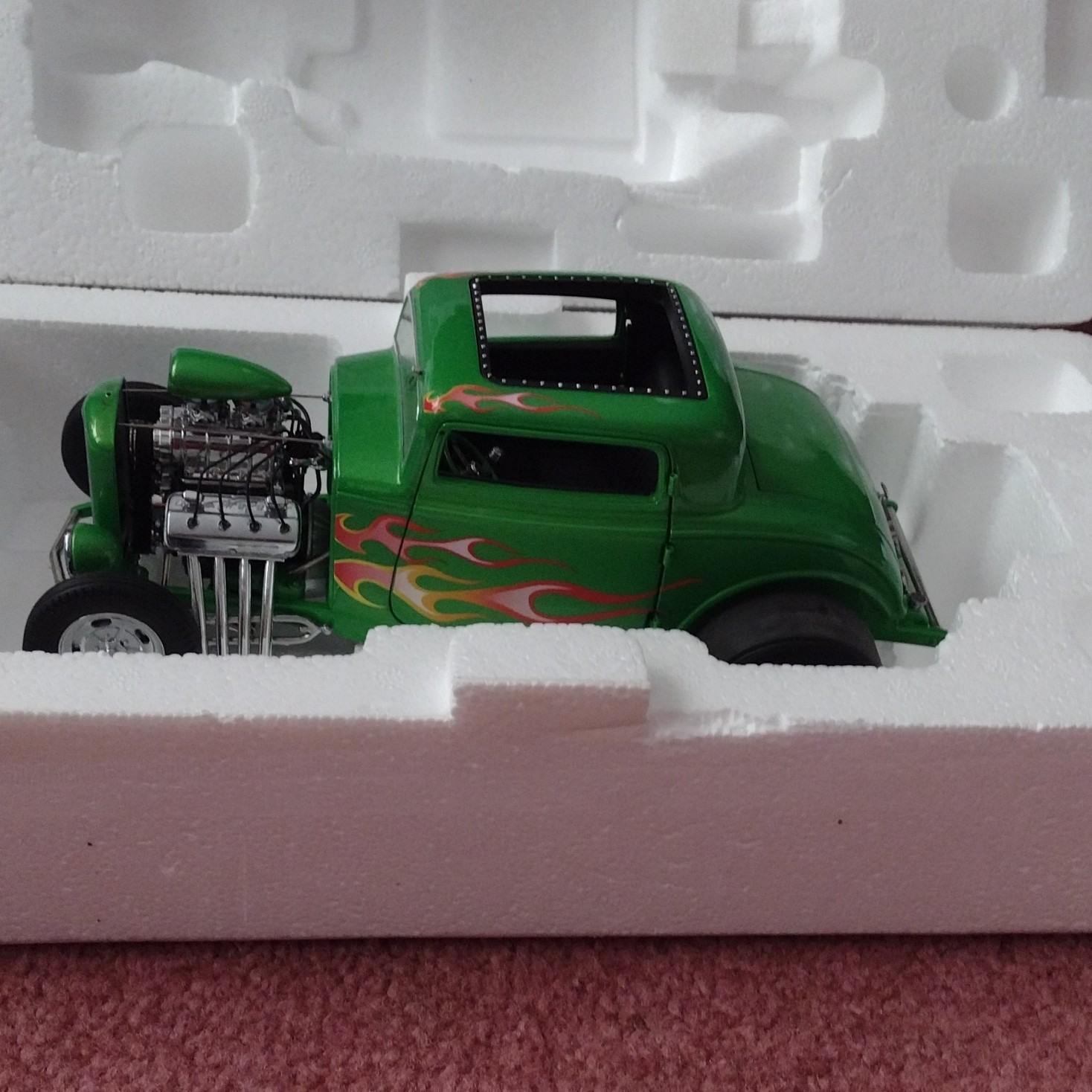 ACME Rat Fink Blown 1932 Ford 3-Window Green Diecast 1:18 Opening Parts