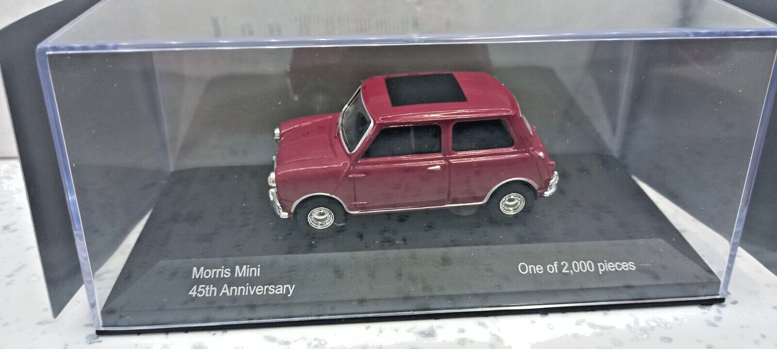 Corgi Vanguards 1/43 VA01309 Morris Mini Cherry Red Sunroof LE never out of box