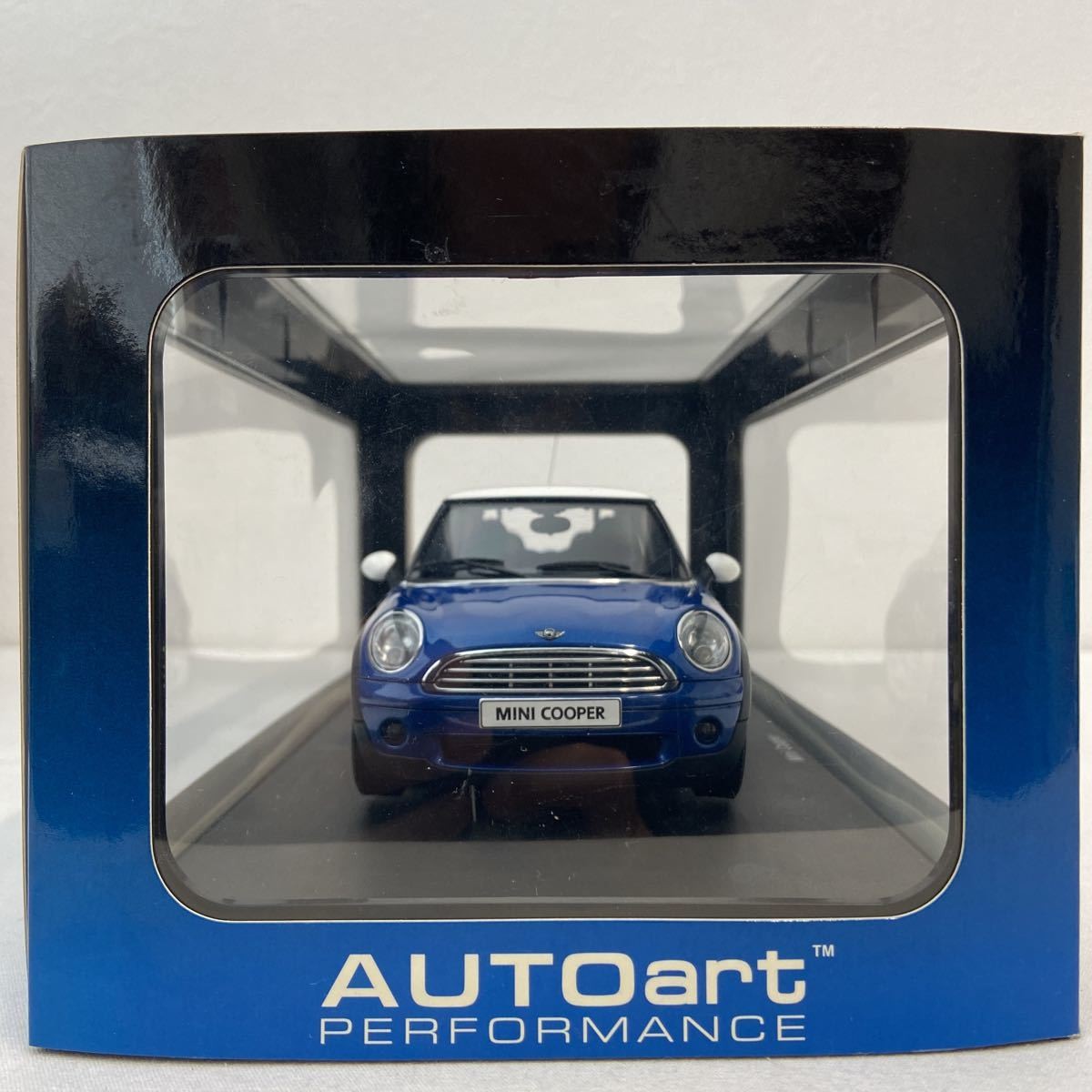 AUTOart 1/18 MINI COOPER 2006 AUTOart BMW Mini Cooper Lightning Blue Metallic