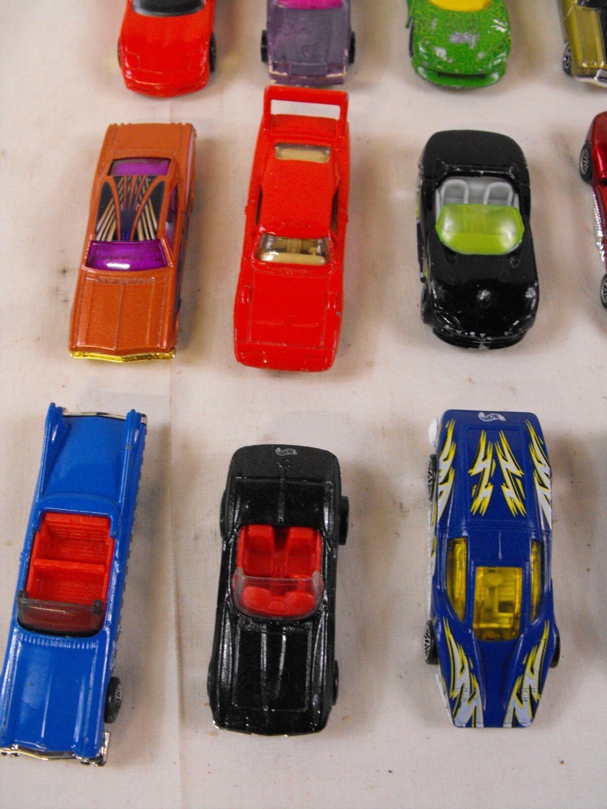 Lot of 20 Hot Wheels Diecast Sport, Luxury & Racing Cars – Loose