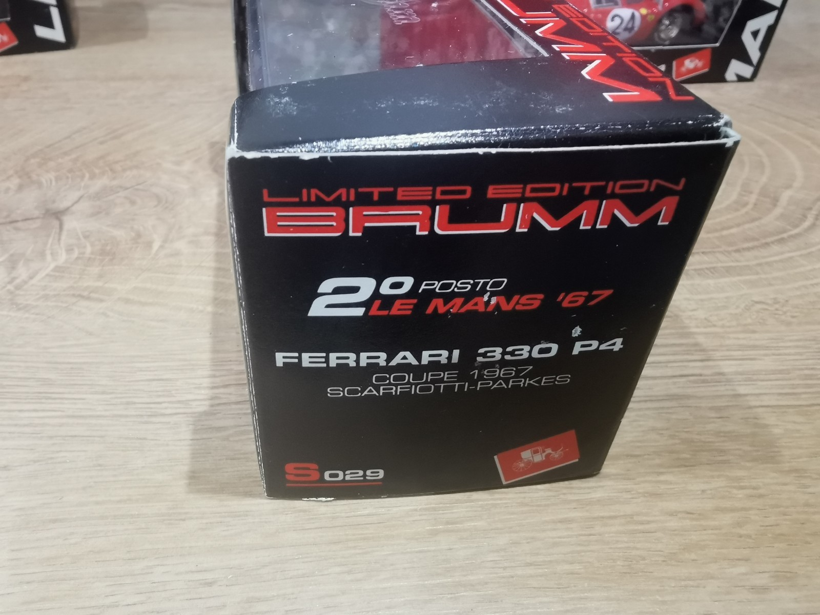 1:43 BRUMM FERRARI 330P4 #21 so 29