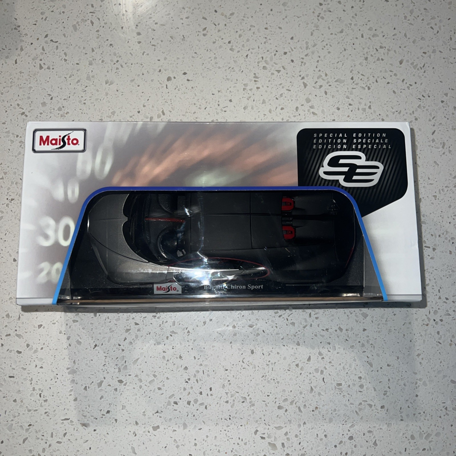1/18 Maisto Bugatti Chiron Silver Black Diecast Special Edition