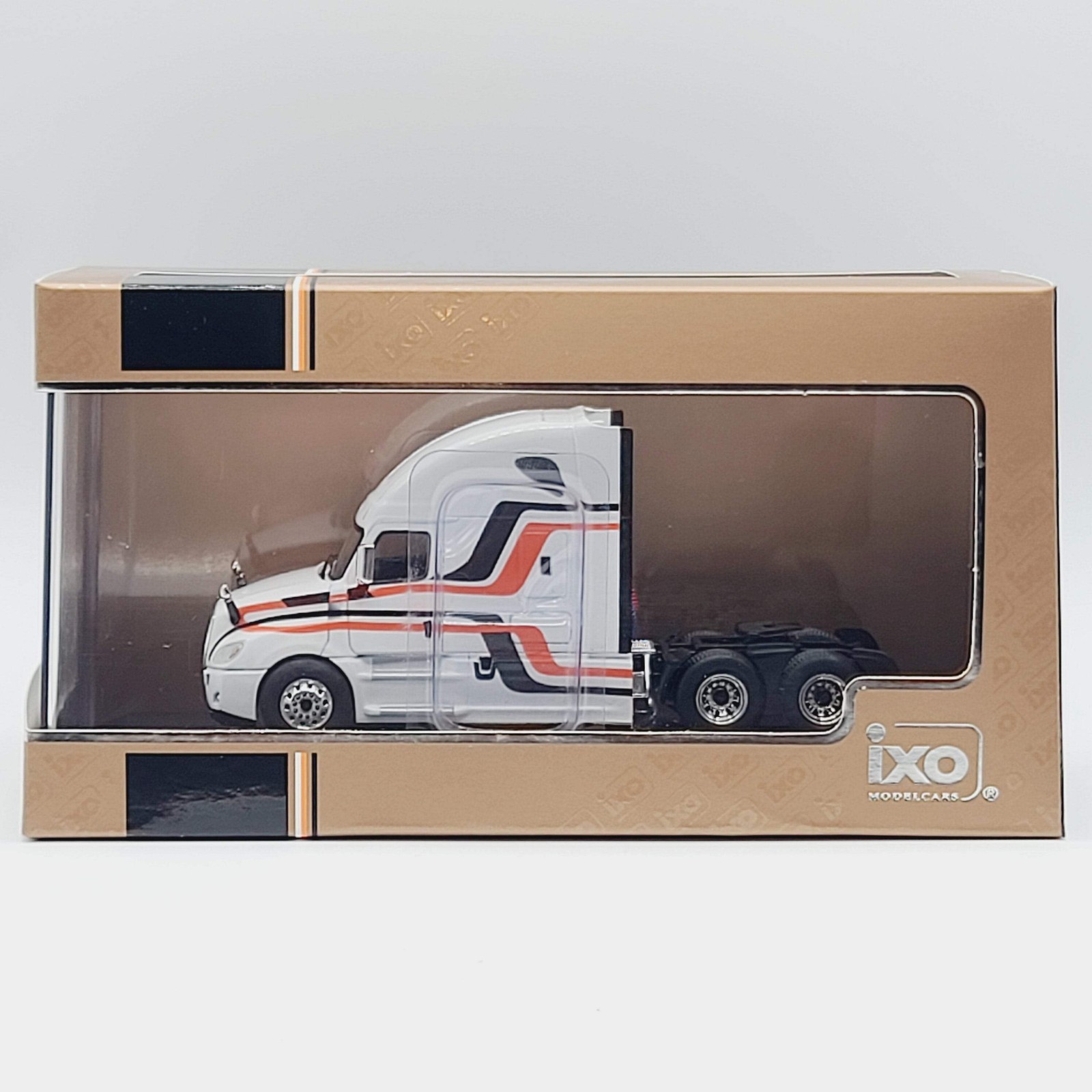 iXO Model Cars ’18 Freightliner Cascadia Semi Truck Cab – 1:64, White (2026)