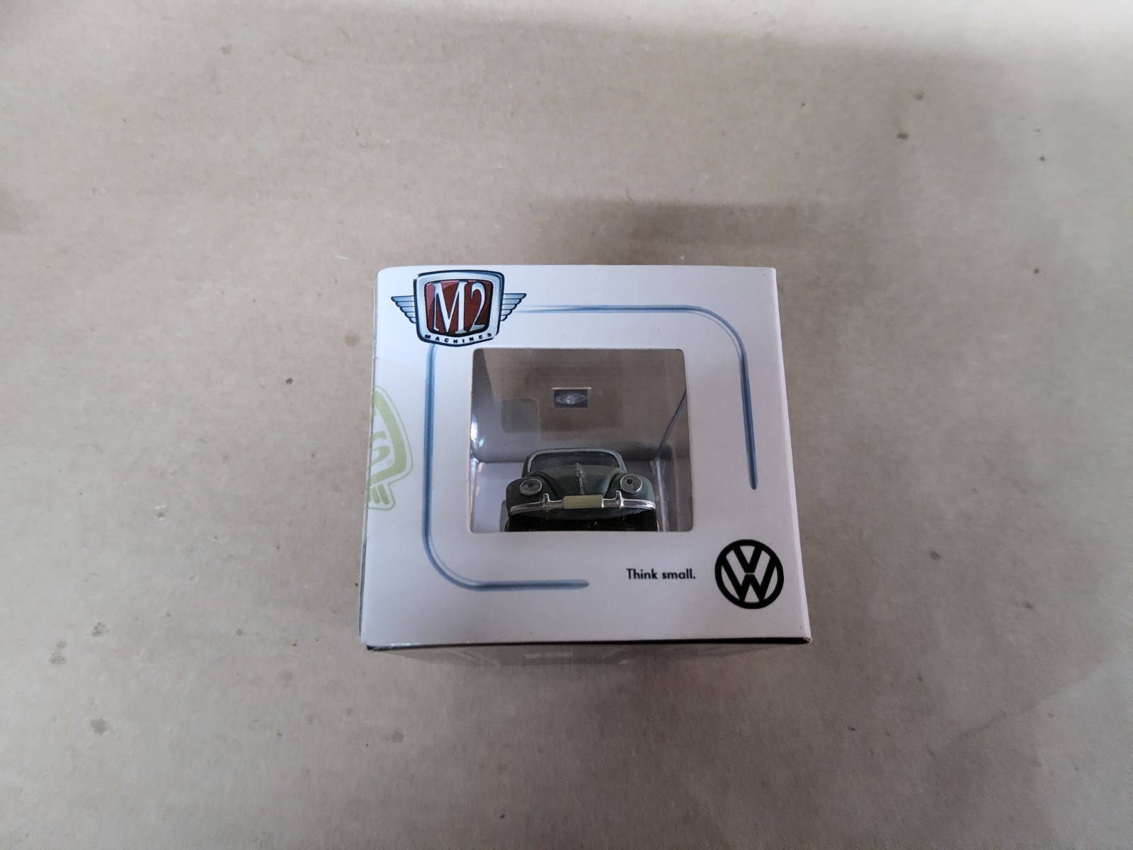 M2 Machines Auto-Thentics 1:64 1953 Volkswagen VW Beetle Deluxe Euro