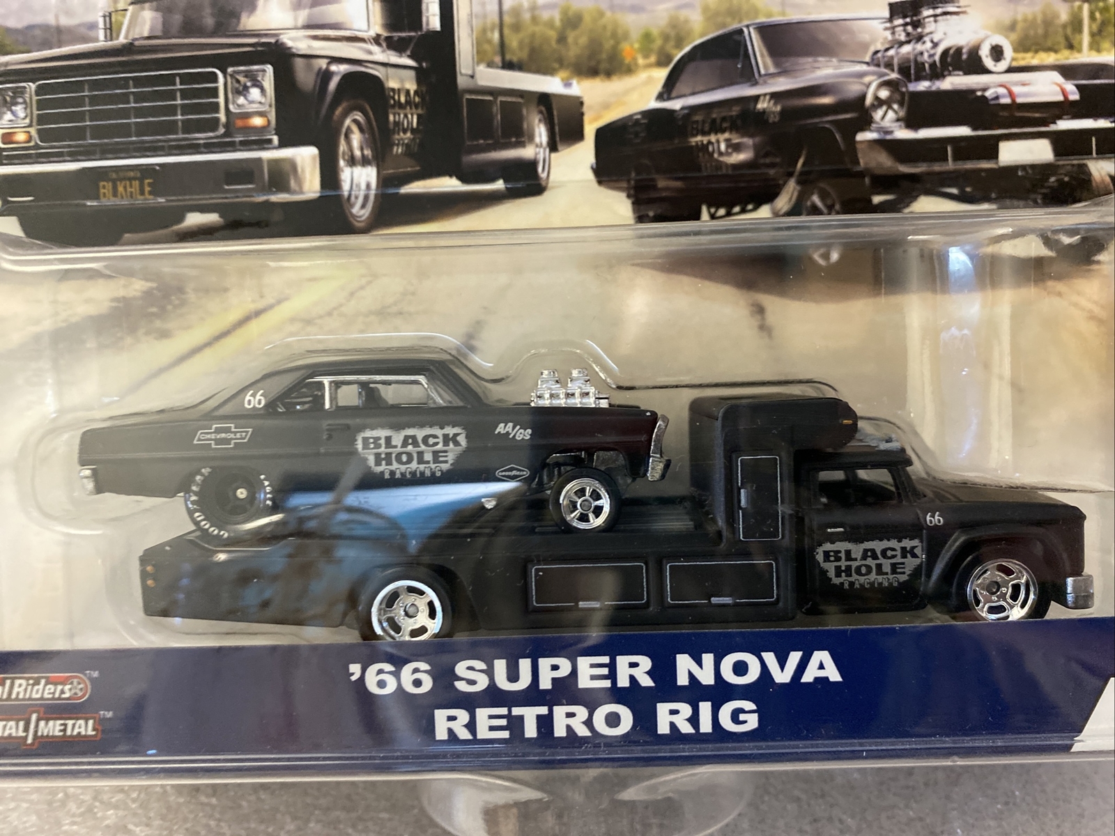 Hot wheels exclusives team transport ‘66 Super Nova Retro Rig #7 NIB