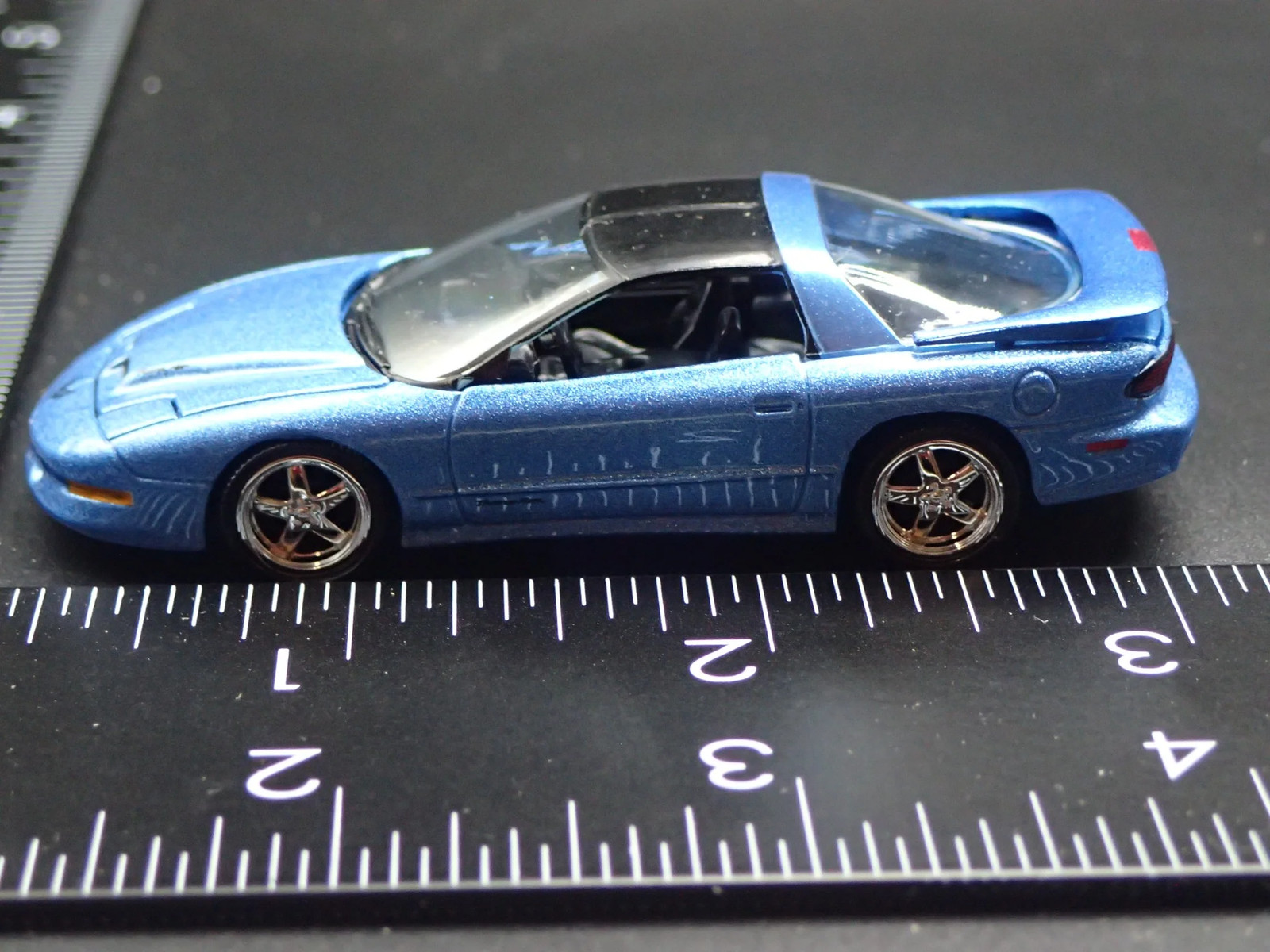 1997 97 PONTIAC FIREBIRD TA WS6 1:64 SCALE COLLECTIBLE DIORAMA DIECAST MODEL CAR