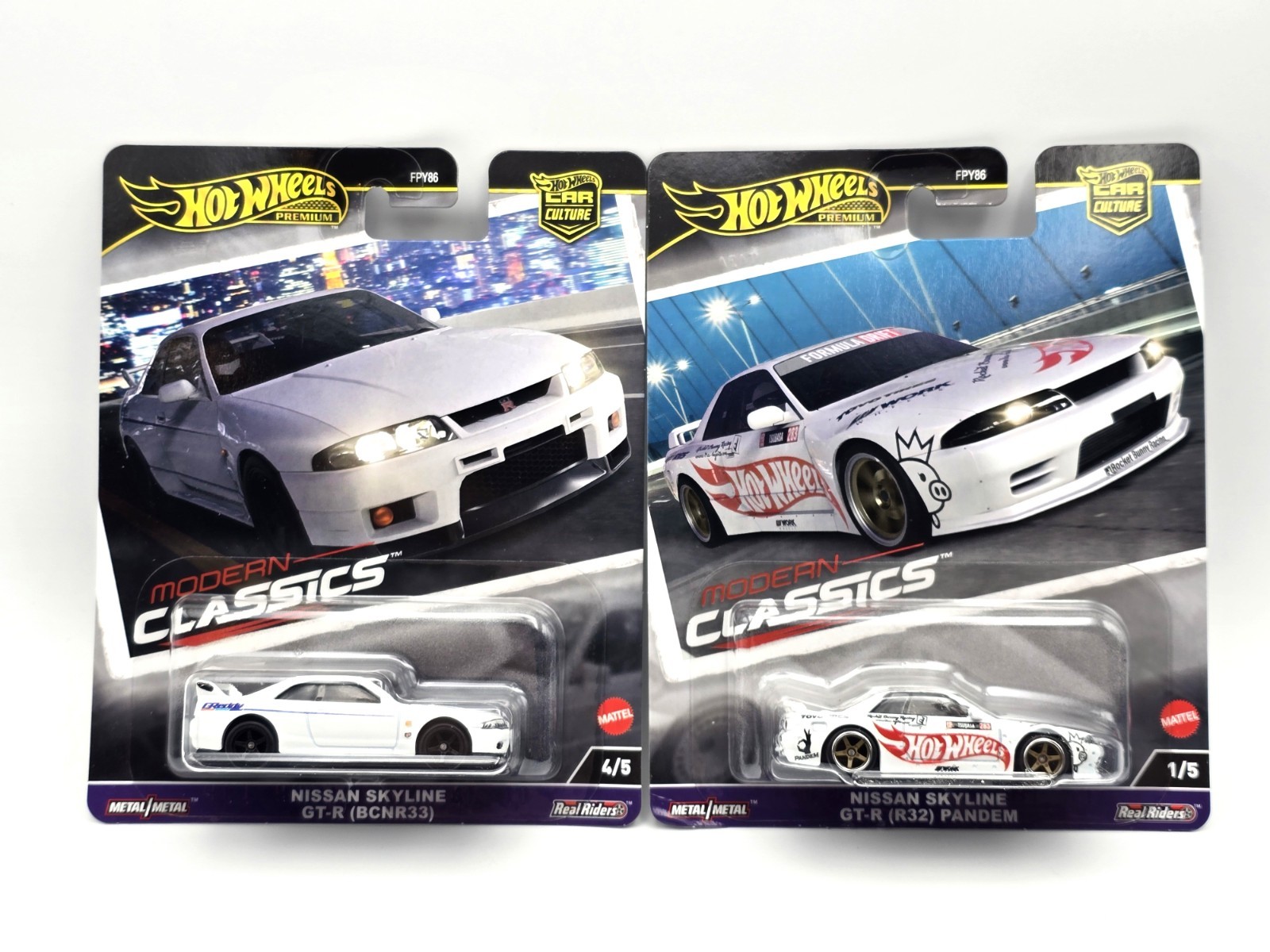 Two Hot Wheels Modern Classics Nissan Skyline GT-R BCNR33 R33 and R32 Pandem