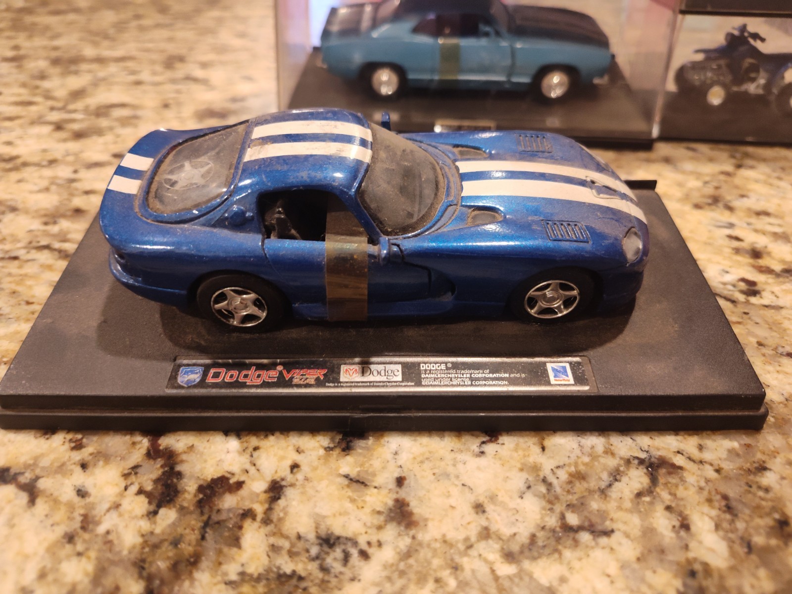 1/32 Diecast Cars And Quads in Clear Display Cases